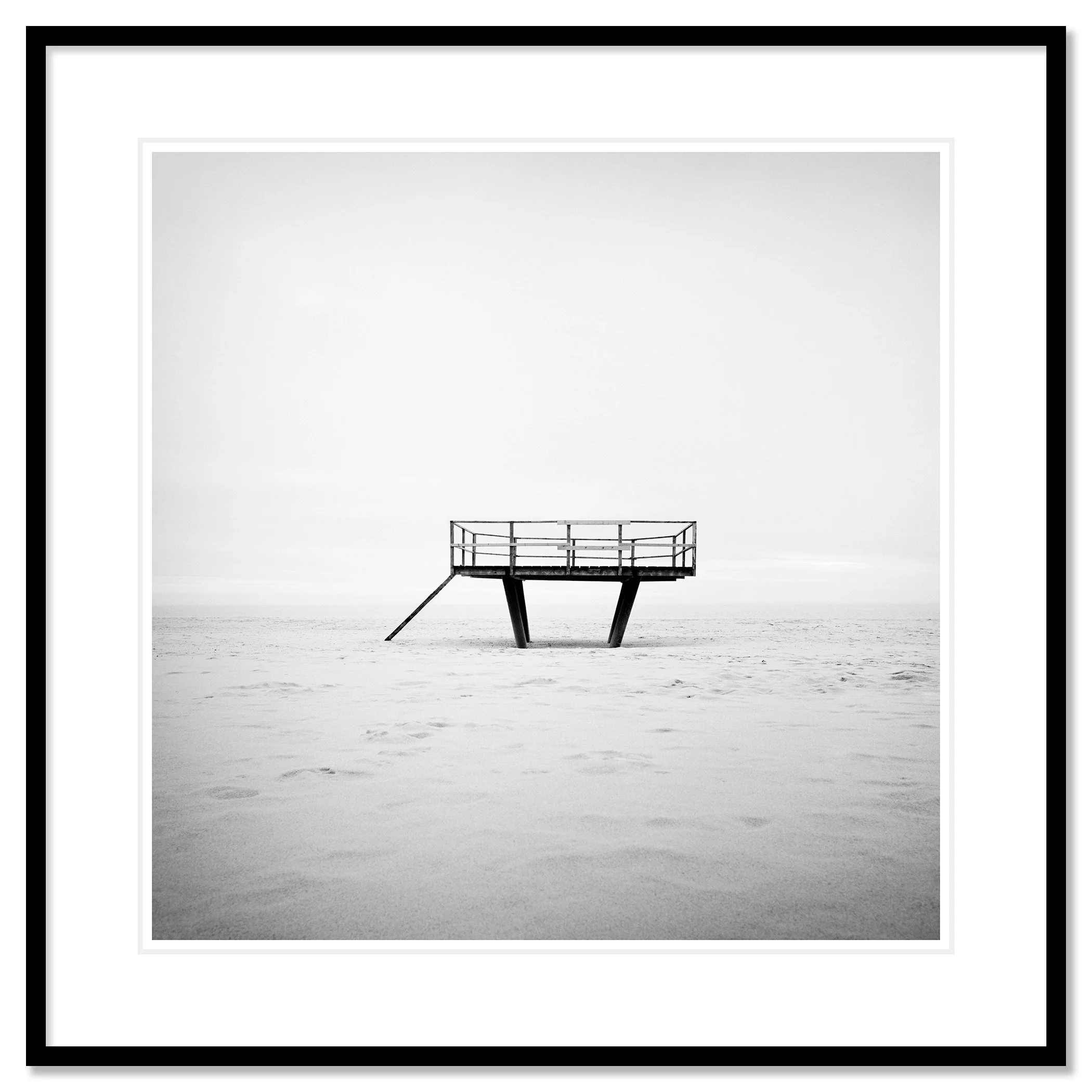 Dance Floor – archival pigment print of the Sylt beach landscape in a black aluminium frame with a white mount by Gerald Berghammer.