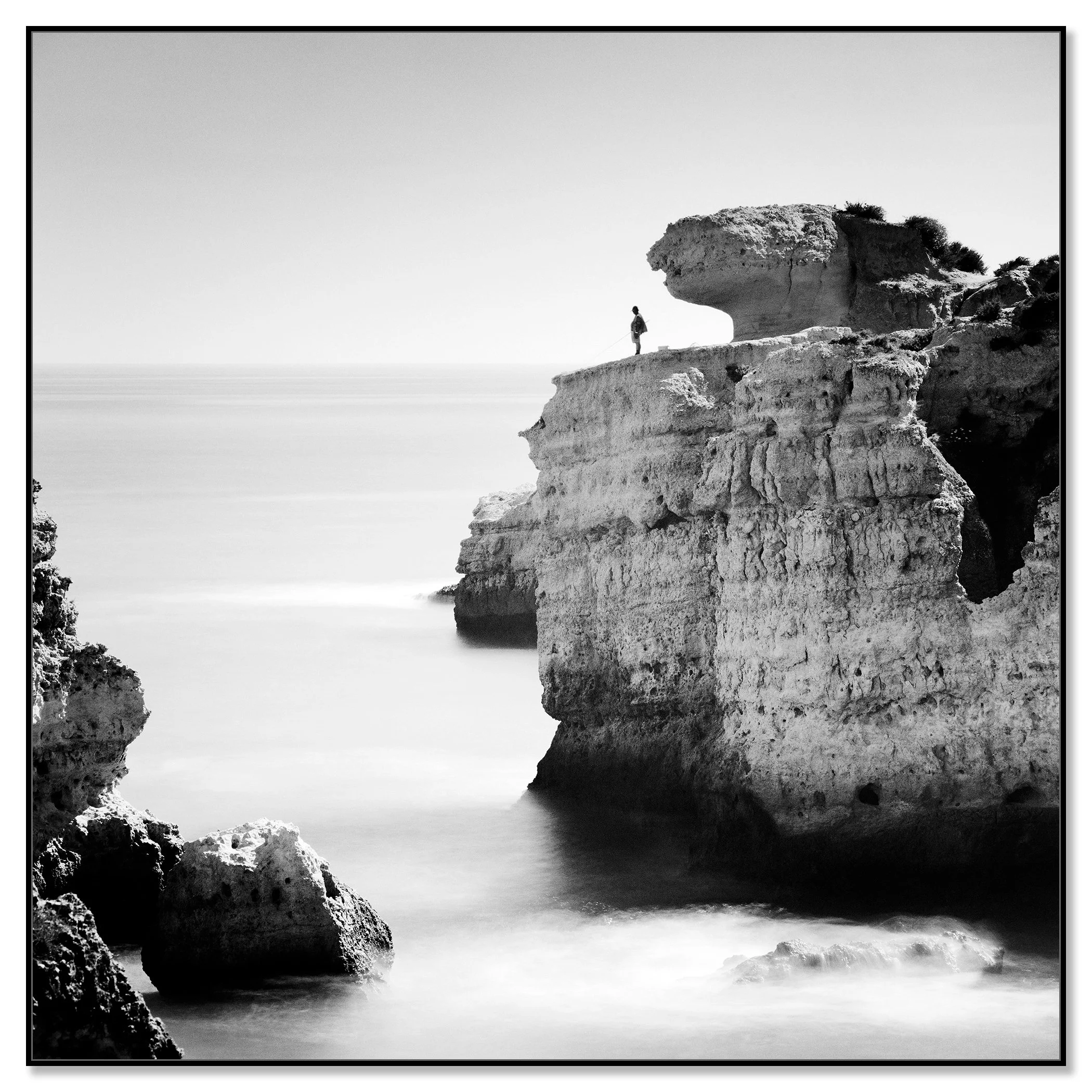 Rock Fishing Study 1 – black-and-white photograph on Dibond in a black aluminium ArtBox. Photo by Gerald Berghammer.