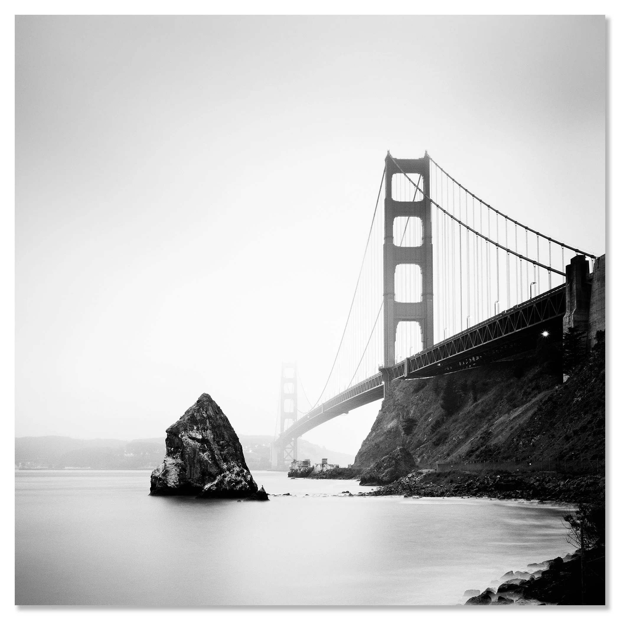 Golden Gate Bridge, Study 14 – San Francisco, California, black-and-white photograph mounted on aluminium Dibond and displayed frameless. Photo by Gerald Berghammer.