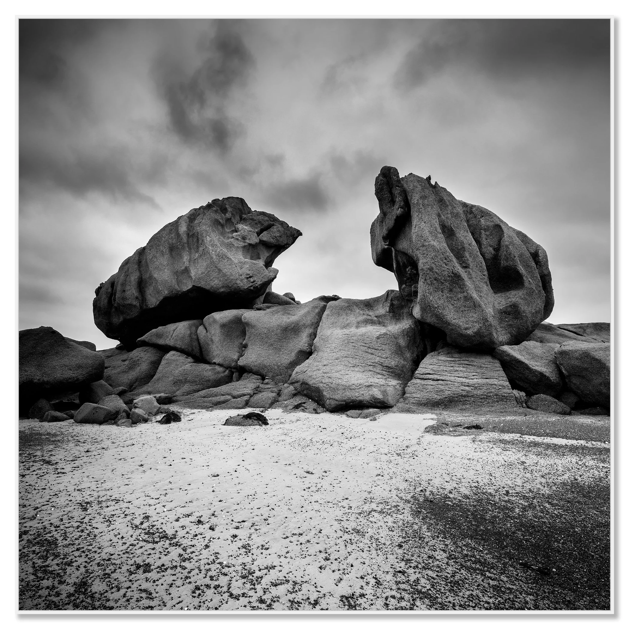 Crab Claws Rock Study 1 by Gerald Berghammer, black-and-white Dibond print in a white aluminium ArtBox frame.