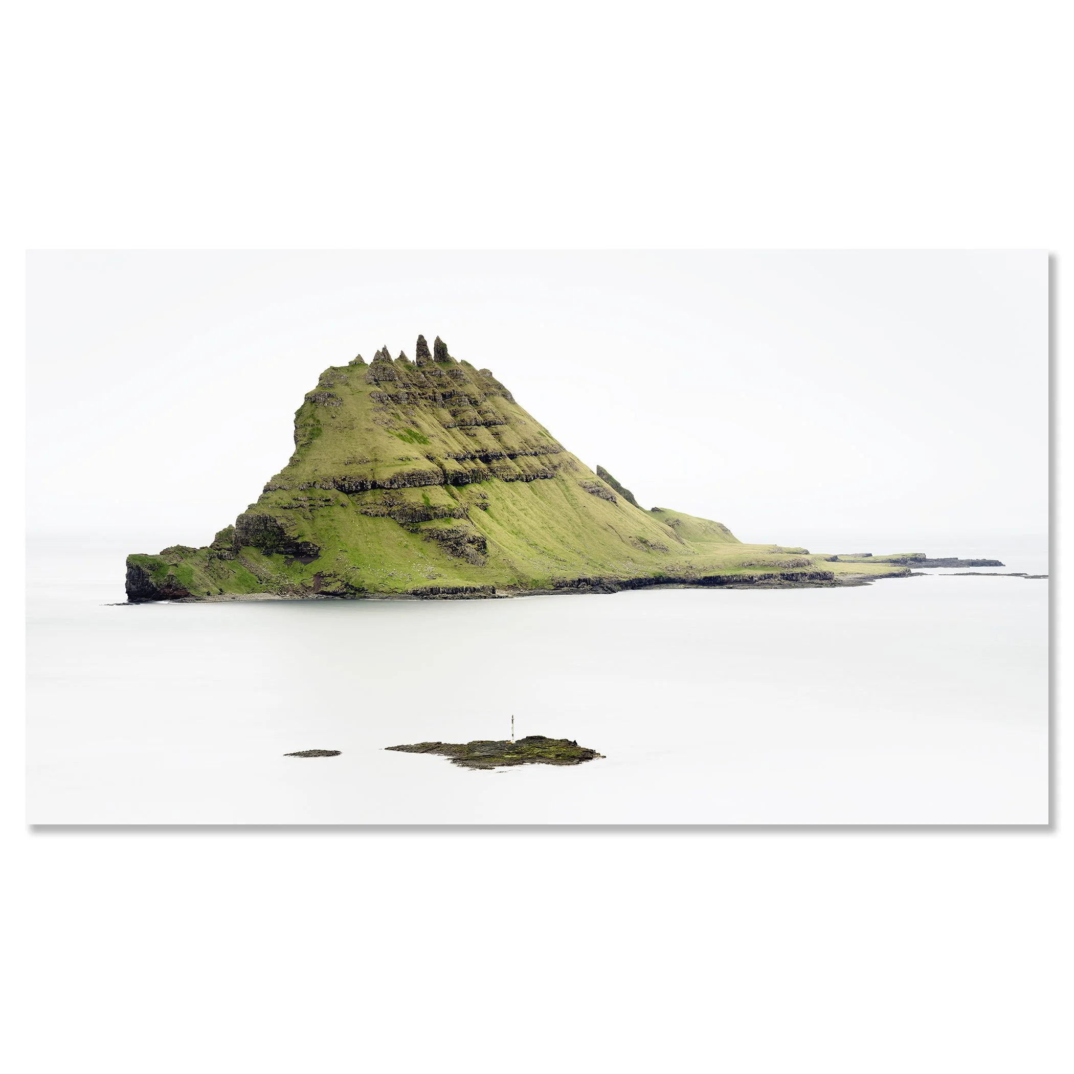 Green Rock Island – Faroe Islands, colour photograph mounted on frameless aluminium Dibond
