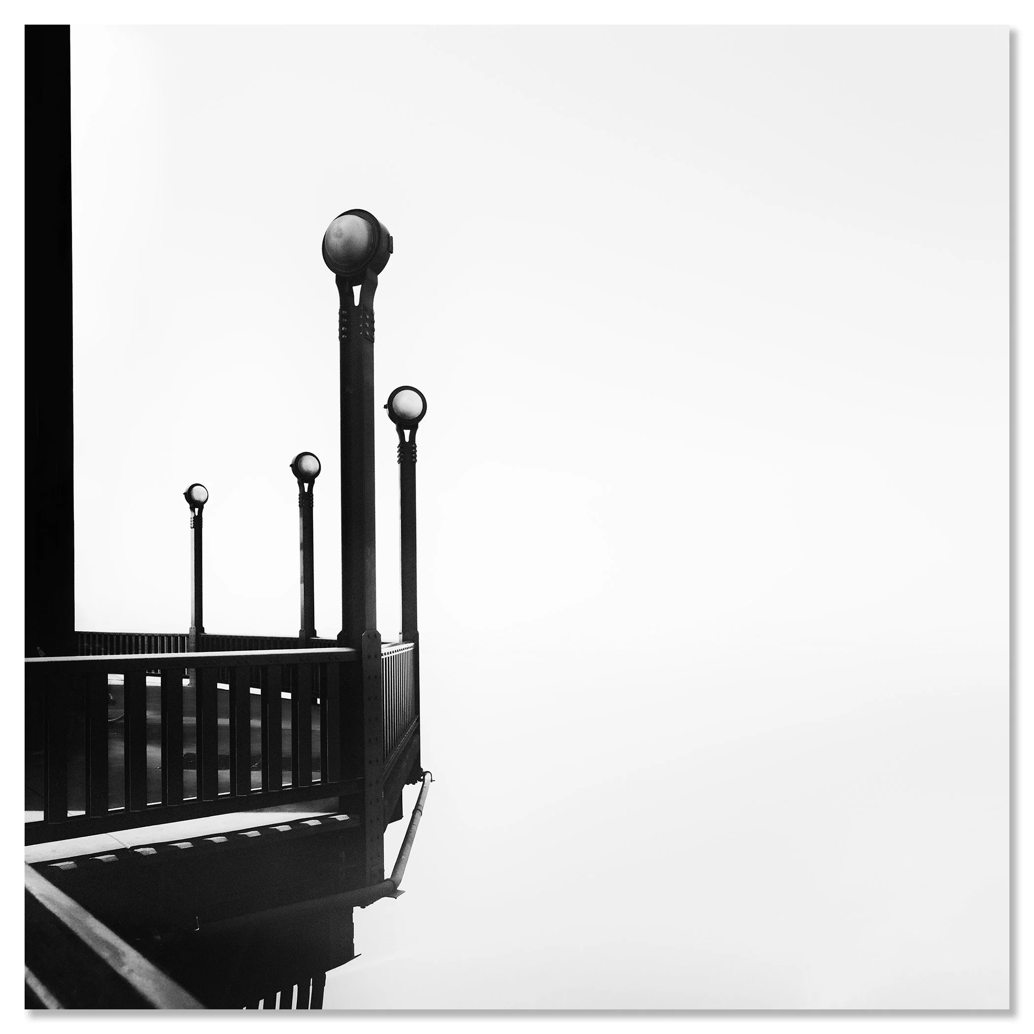 Golden Gate, Study 6 – black-and-white photograph mounted on frameless aluminium Dibond by Gerald Berghammer.