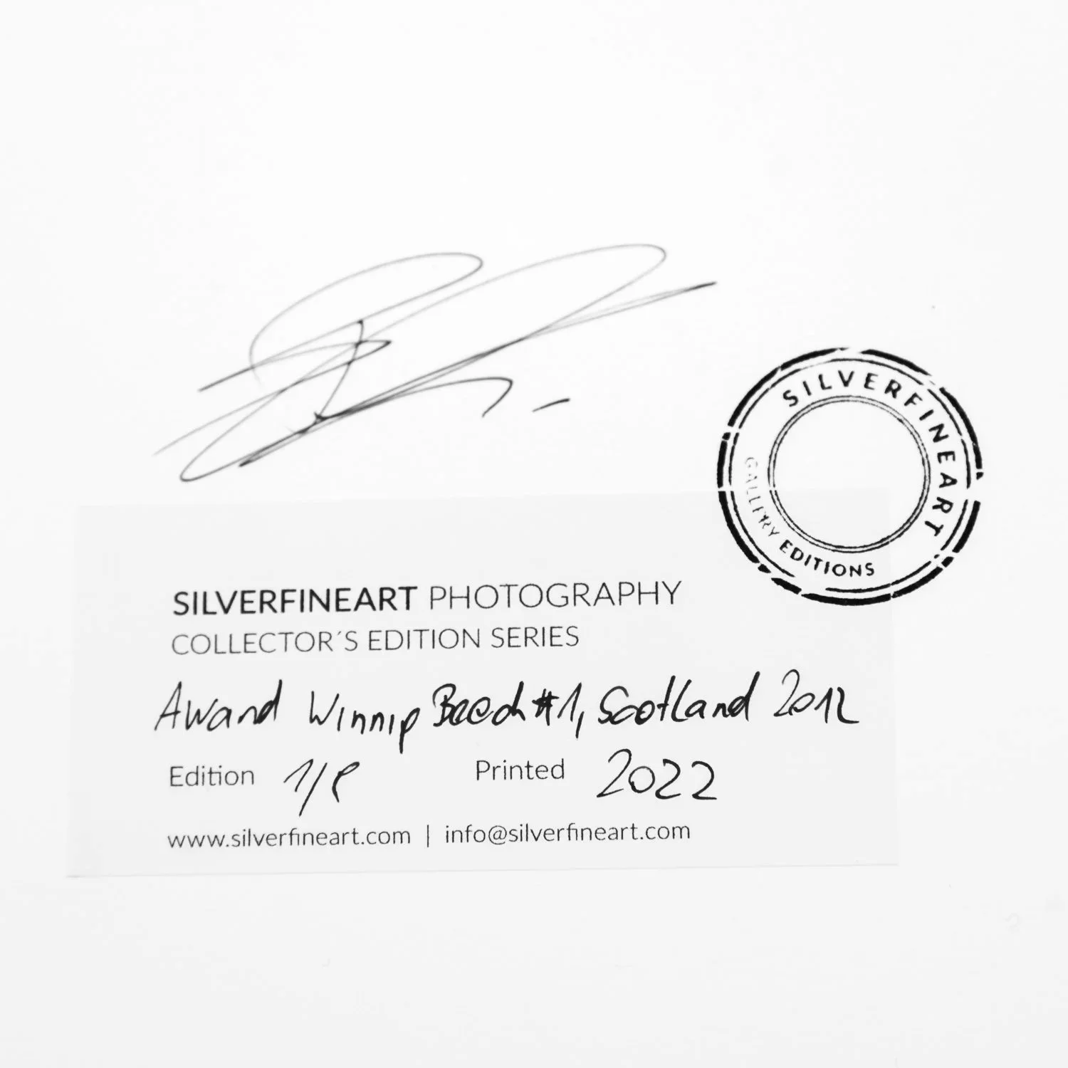 Close-up of Gerald Berghammer’s signature, edition 1/9, printed year 2022 and SILVERFINEART stamp on the artwork reverse.