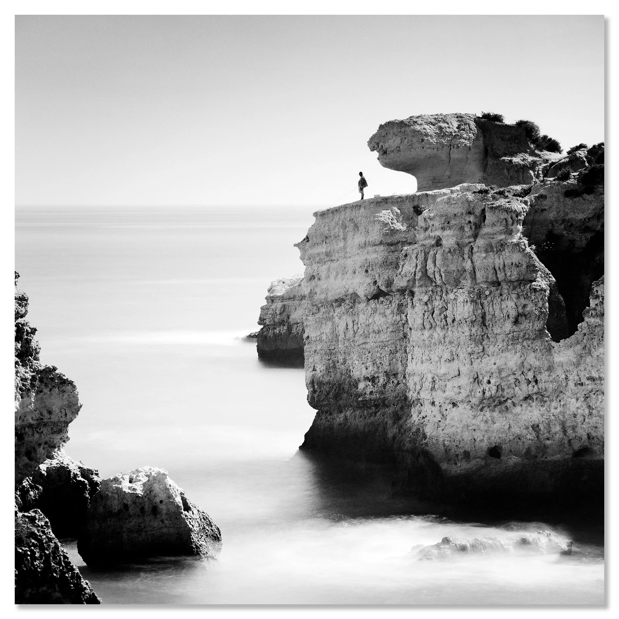 Rock Fishing Study 1 – black-and-white photograph mounted on frameless aluminium Dibond. Photo by Gerald Berghammer.