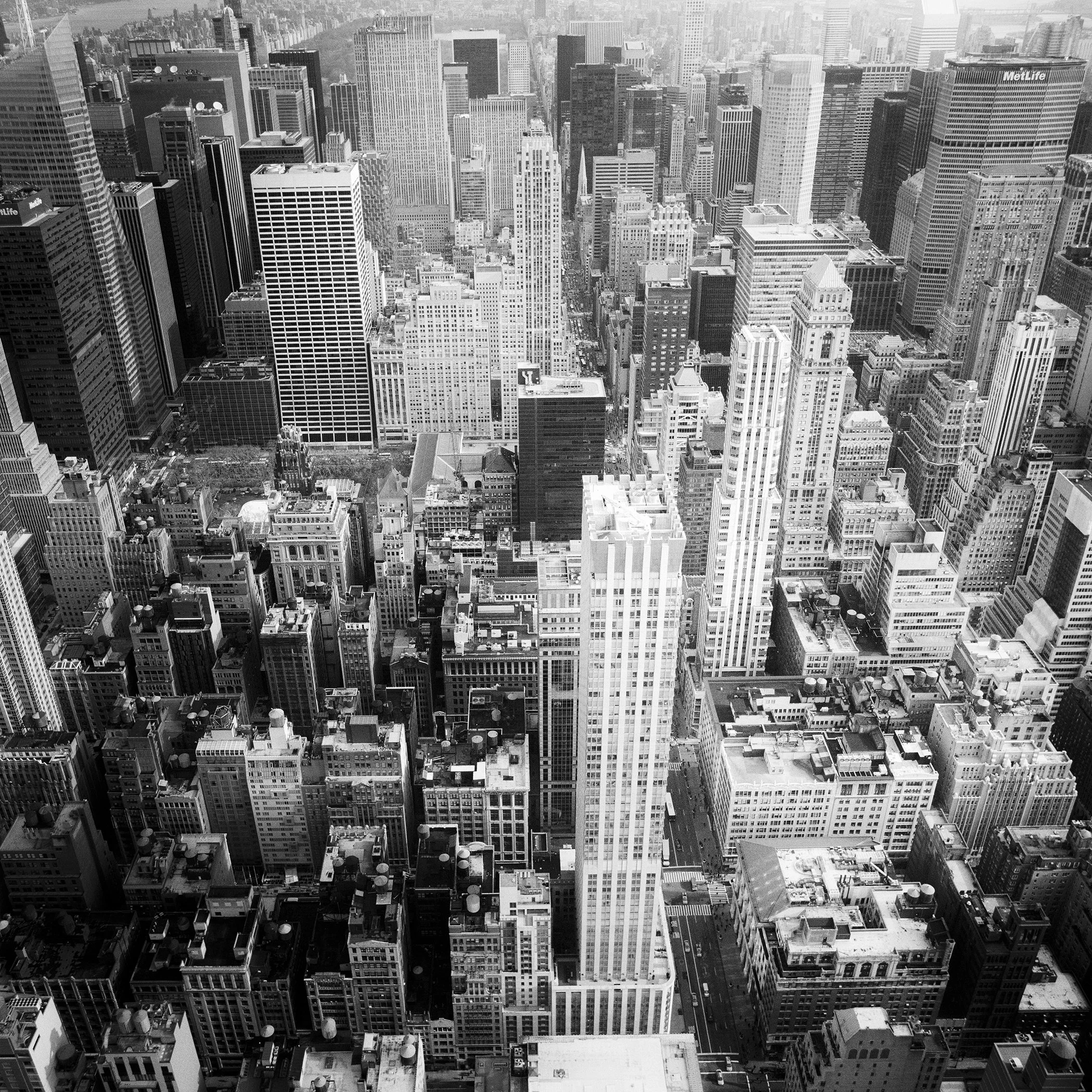 High-resolution view of Manhattan Study 5, an analogue black-and-white aerial photograph of New York City by Gerald Berghammer.