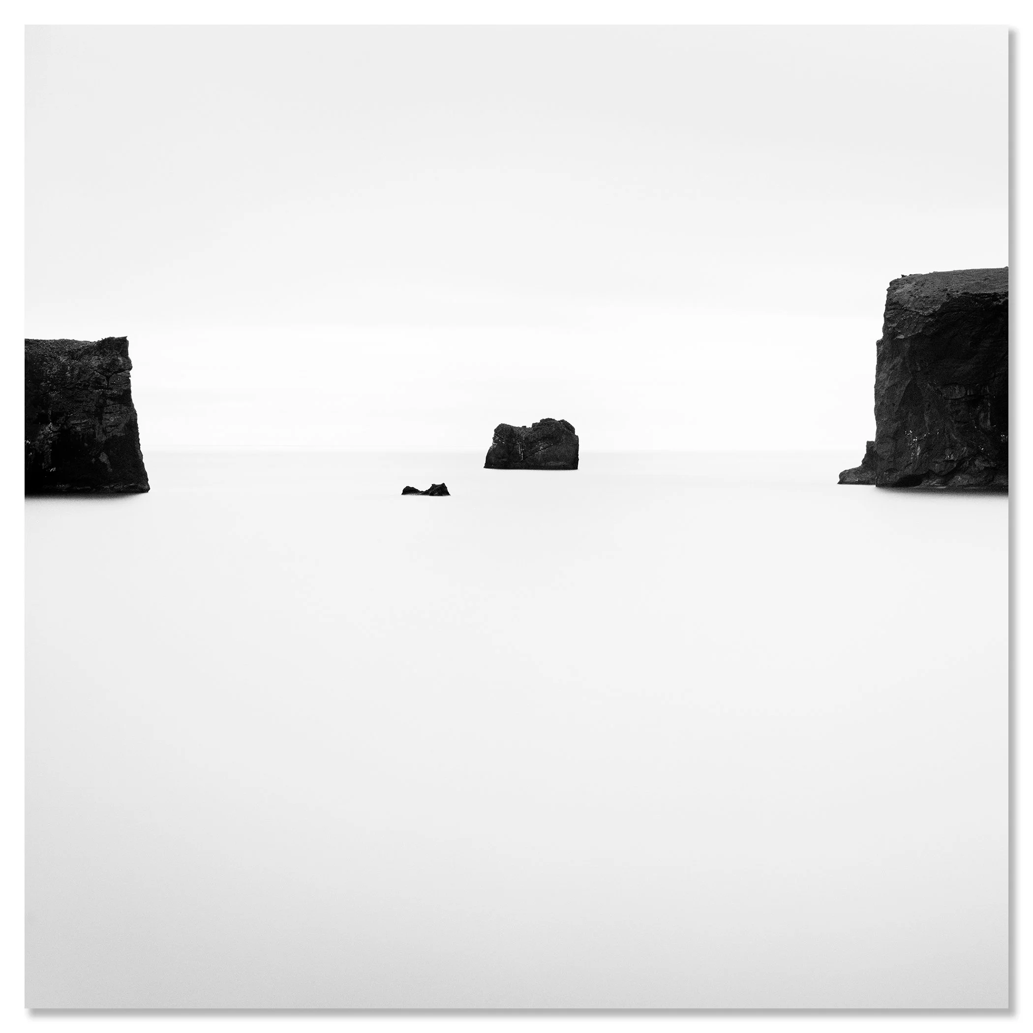 Black Rocks Study 2 – Iceland, black-and-white photograph mounted on aluminium Dibond, frameless, by Gerald Berghammer.