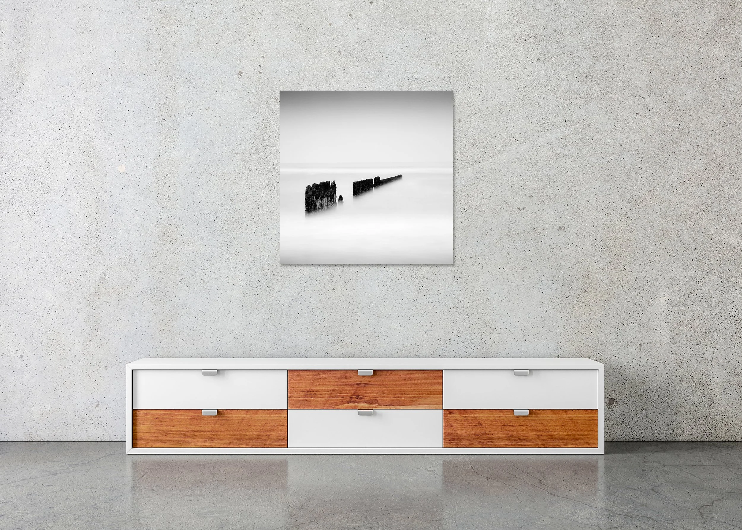 Black Line – frameless black-and-white photograph on aluminium Dibond displayed in a minimalist interior. Photo by Gerald Berghammer.