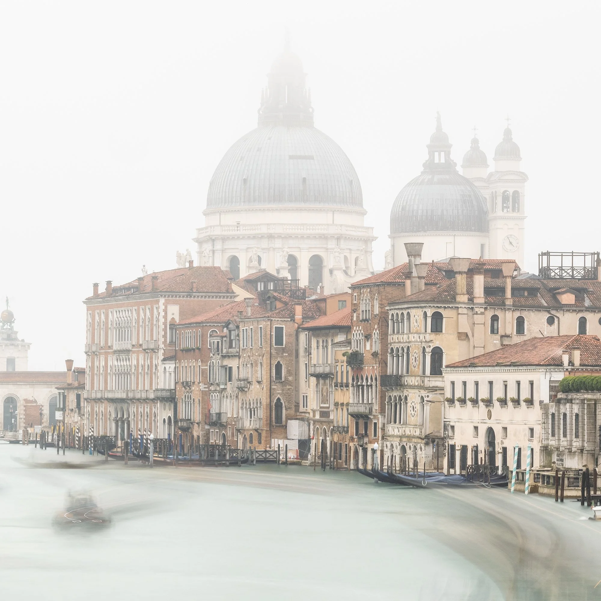 © 2025 Gerald Berghammer - Color cityscape photo. Foggy grand canal with historic buildings on both sides and the domed Basilica di Santa Maria della Salute. Print detail 3