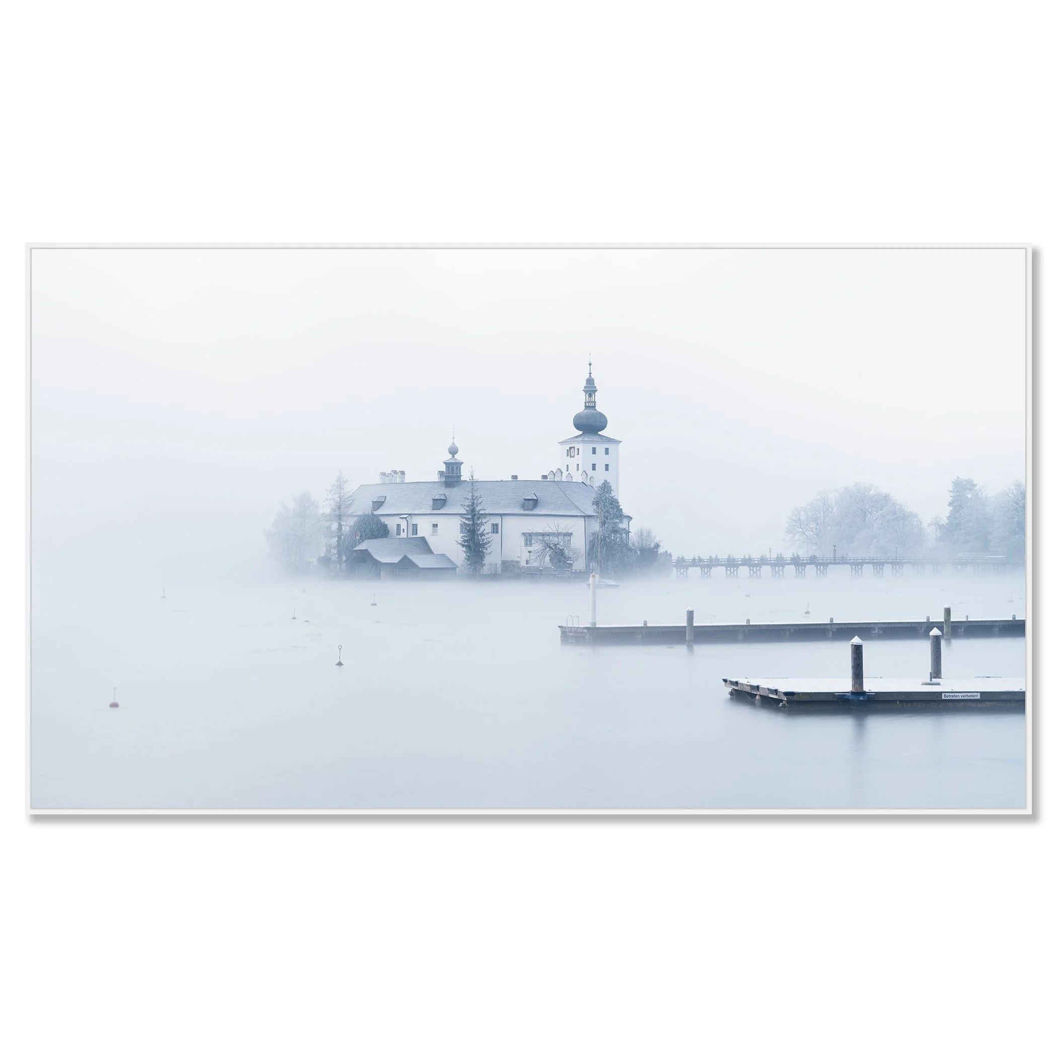 Seeschloss Ort in Winter, Study 1 – panoramic colour photograph in a white aluminium ArtBox. Photo by Gerald Berghammer.