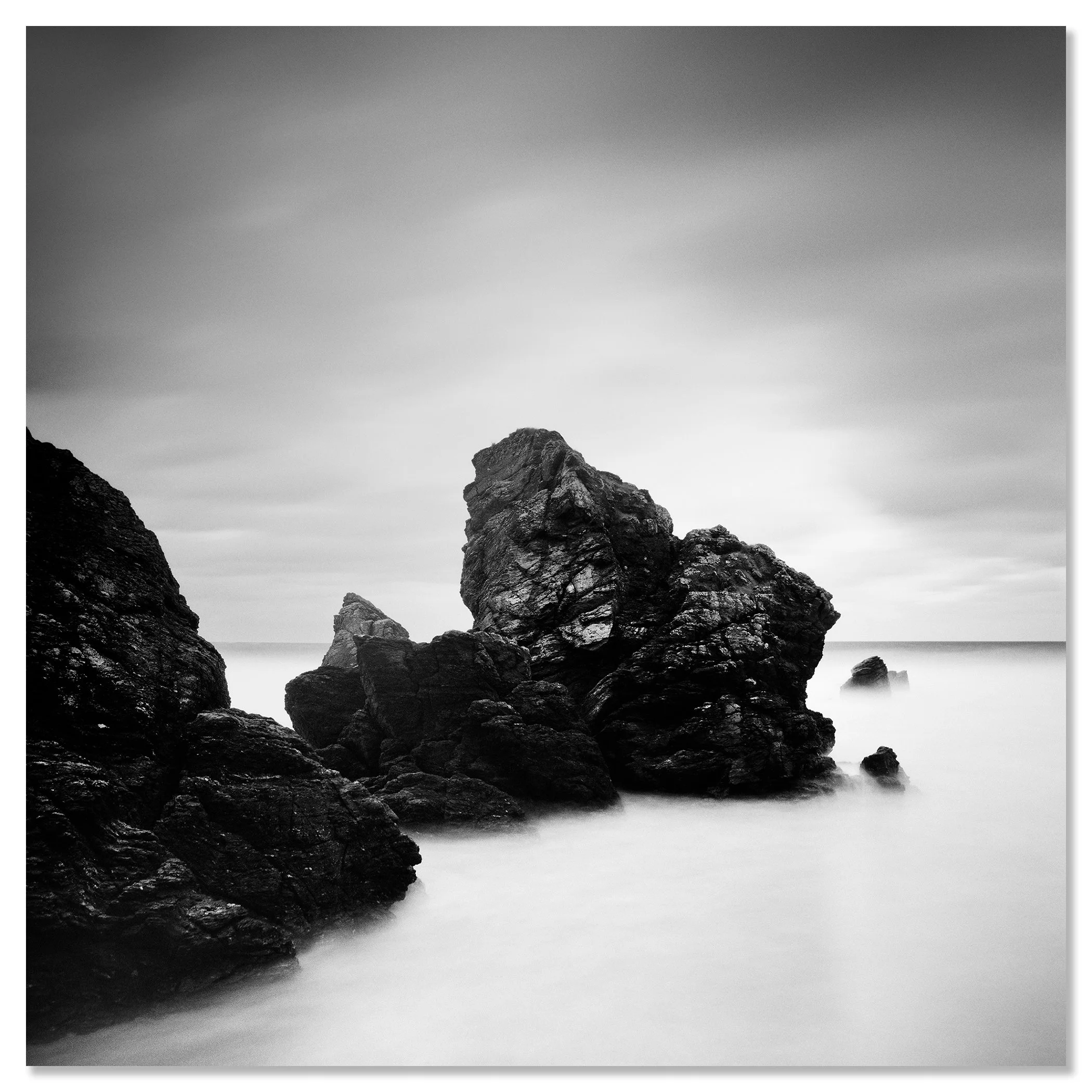 Award-Winning Beach Study 4 – frameless black-and-white photograph mounted on aluminium Dibond. Photo by Gerald Berghammer.