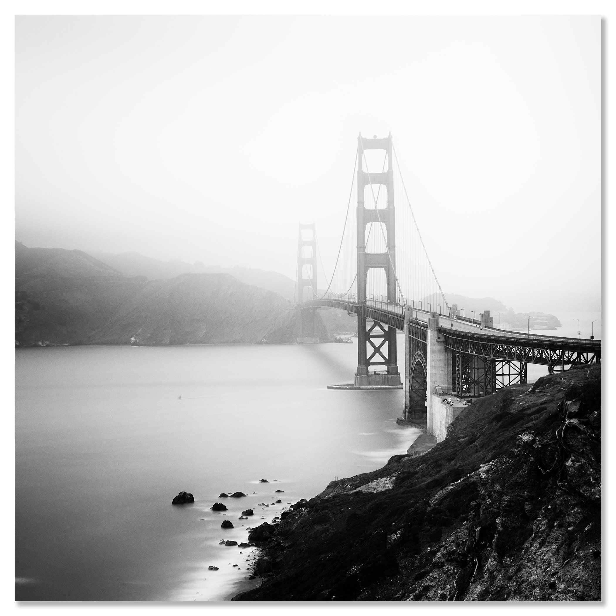 Black-and-white Golden Gate Bridge photograph mounted on frameless aluminium Dibond.