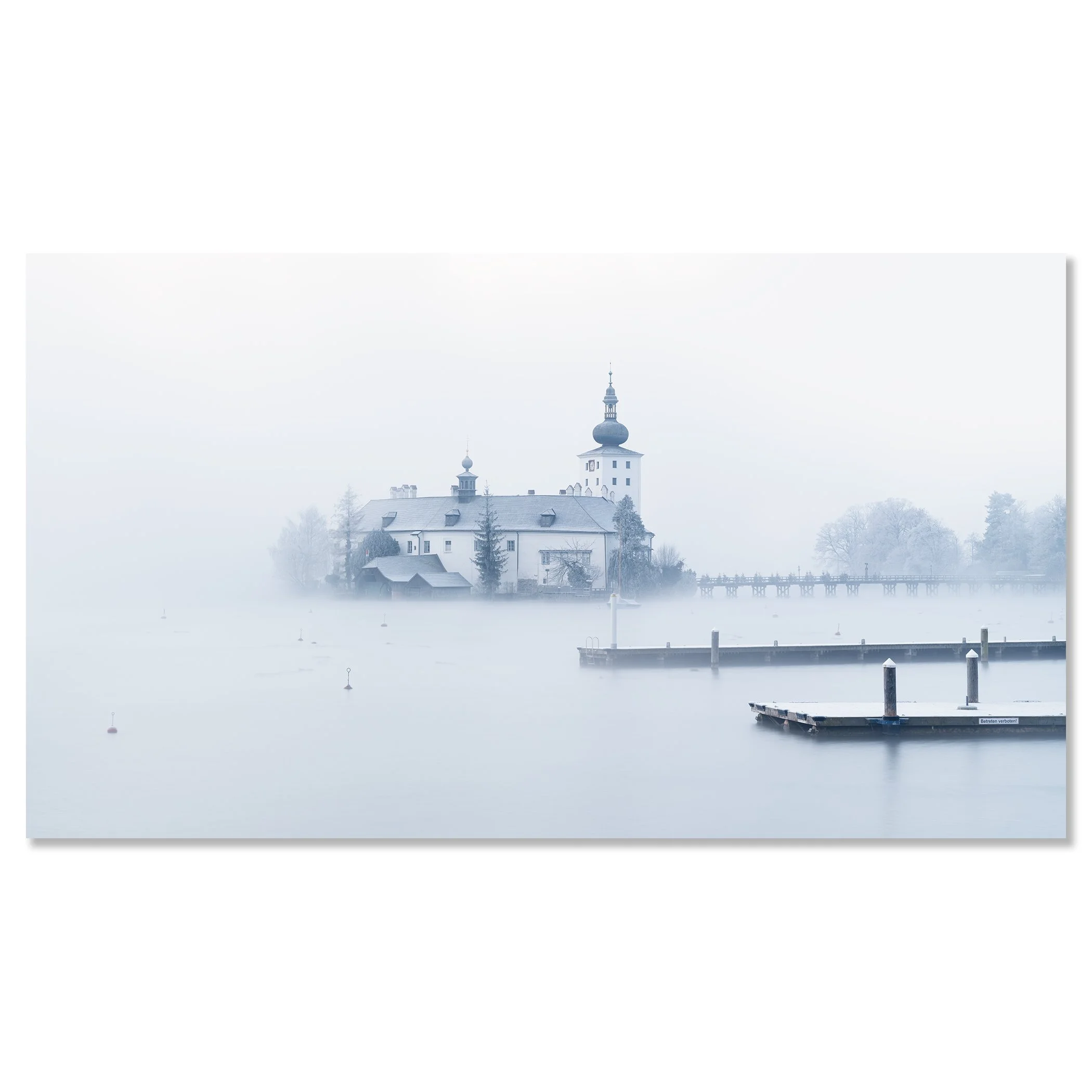 Seeschloss Ort in Winter, Study 1 – panoramic colour photograph mounted on frameless aluminium Dibond. Photo by Gerald Berghammer.