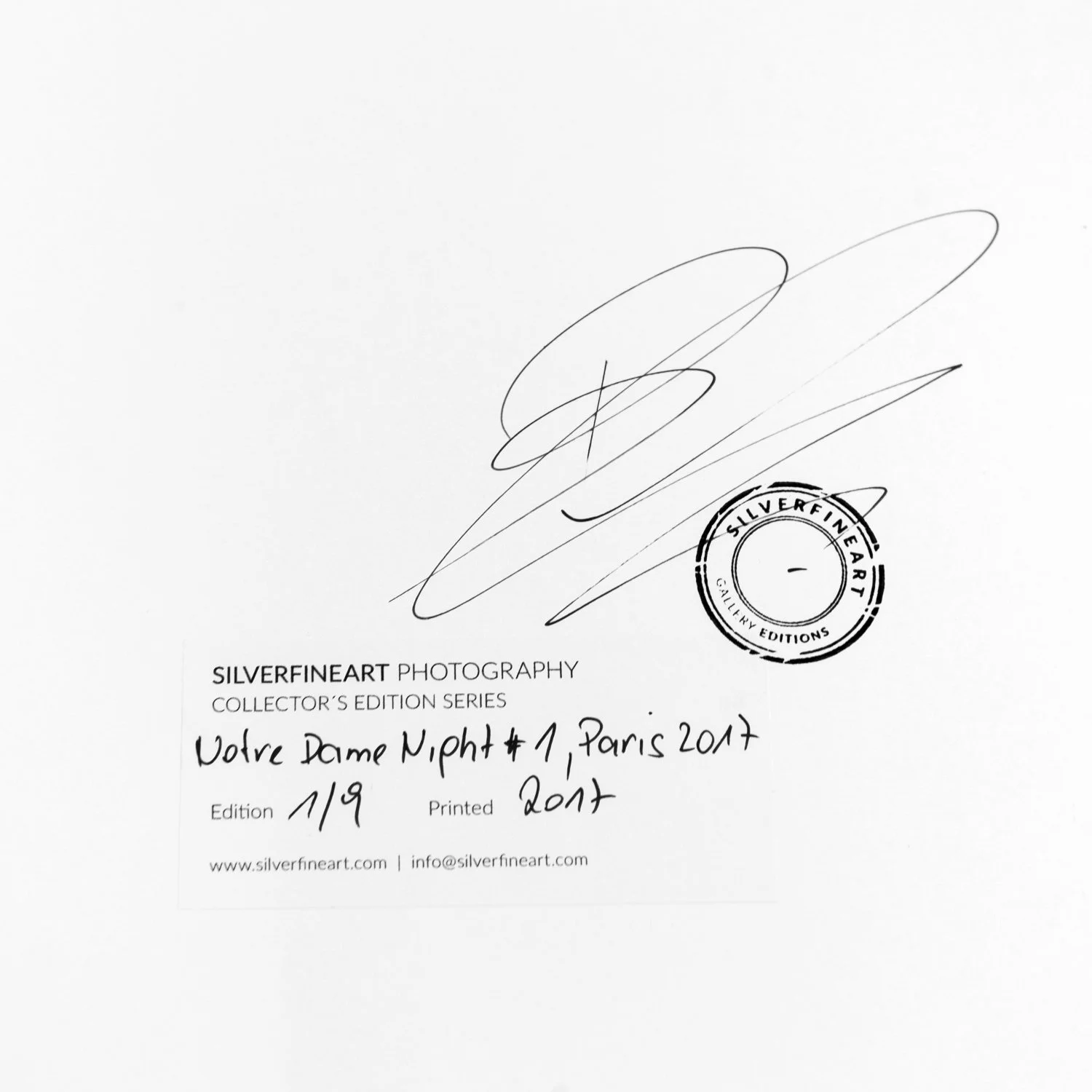 Gerald Berghammer – Notre Dame Night 1, close-up of the artist's signature, gallery stamp, artwork title and edition number 1/9.