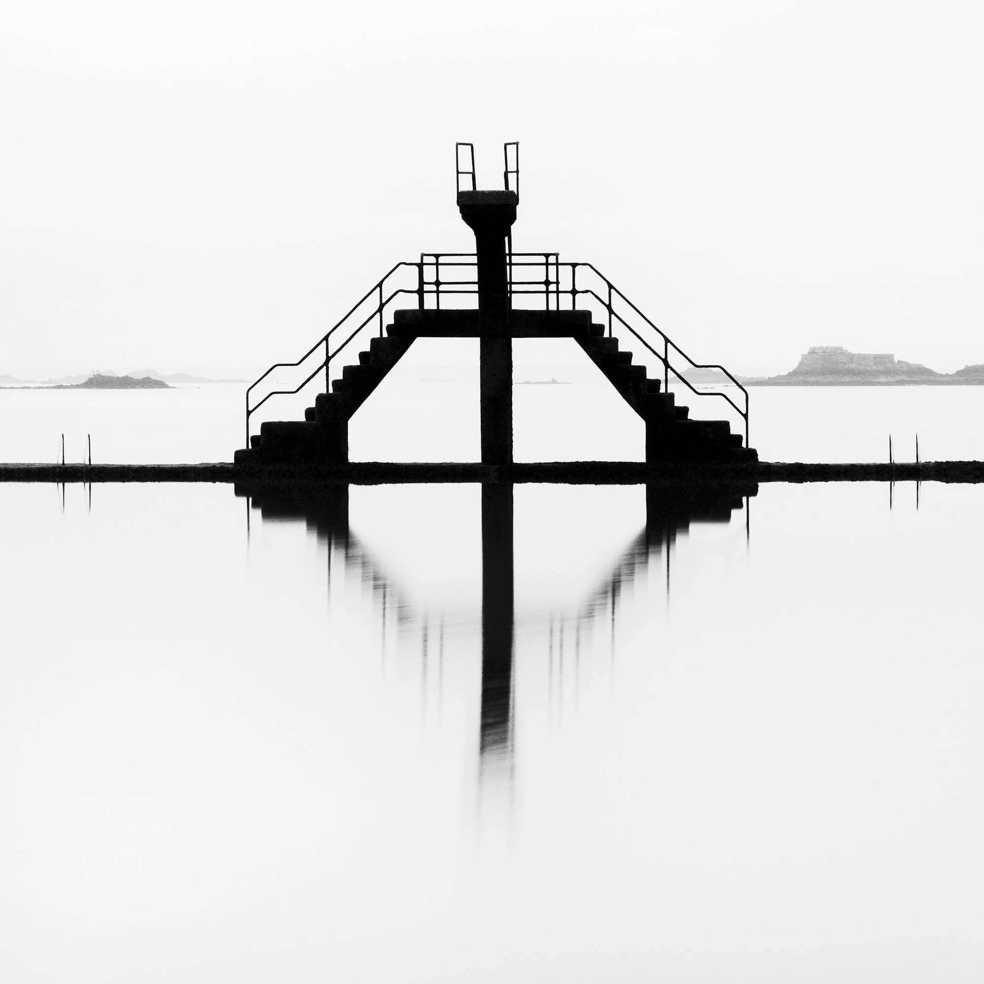 Diving Platform Study 2 – close-up of the diving platform and reflection in Saint-Malo, France, by Gerald Berghammer.