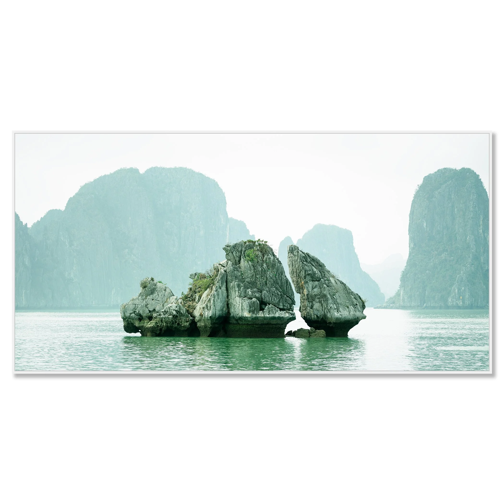 Rock Shapes Panorama – Ha Long Bay, colour photograph on Dibond in a white aluminium ArtBox. Photo by Gerald Berghammer.