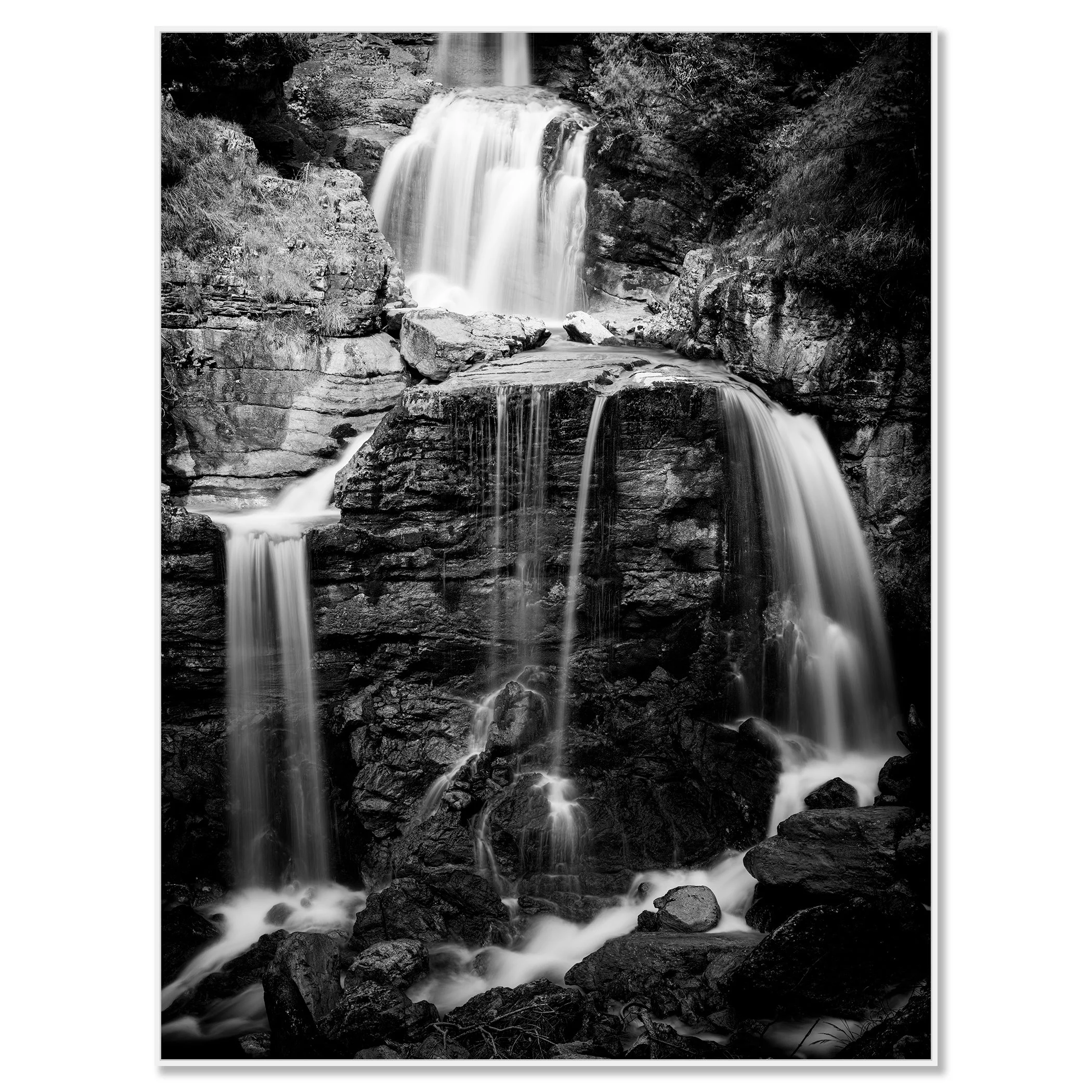Lower Kuhflucht Waterfall – black-and-white photograph in a white aluminium ArtBox, artwork by Gerald Berghammer.