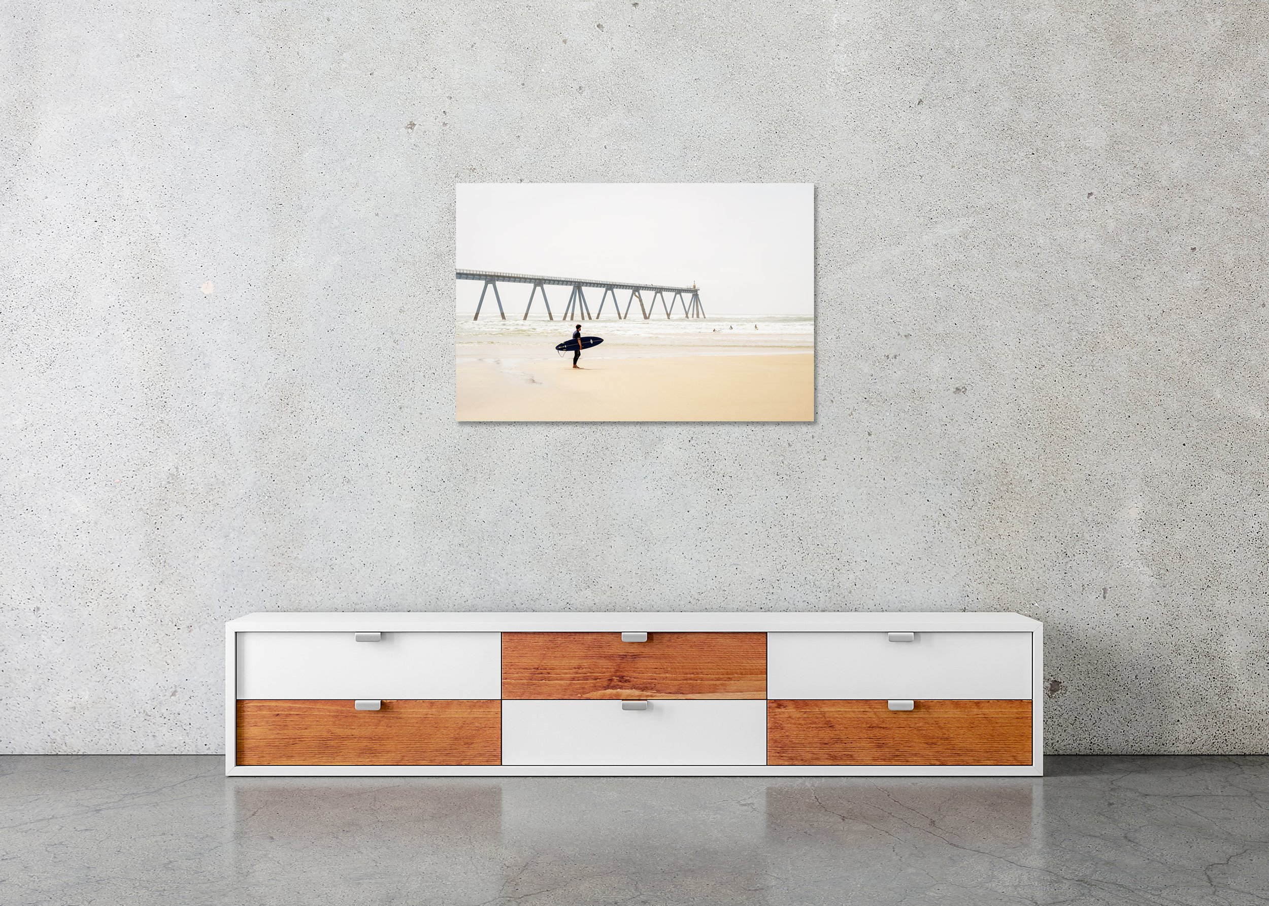 Wave Watcher Study 2 displayed in a modern interior as a frameless colour artwork mounted on aluminium Dibond by Gerald Berghammer.