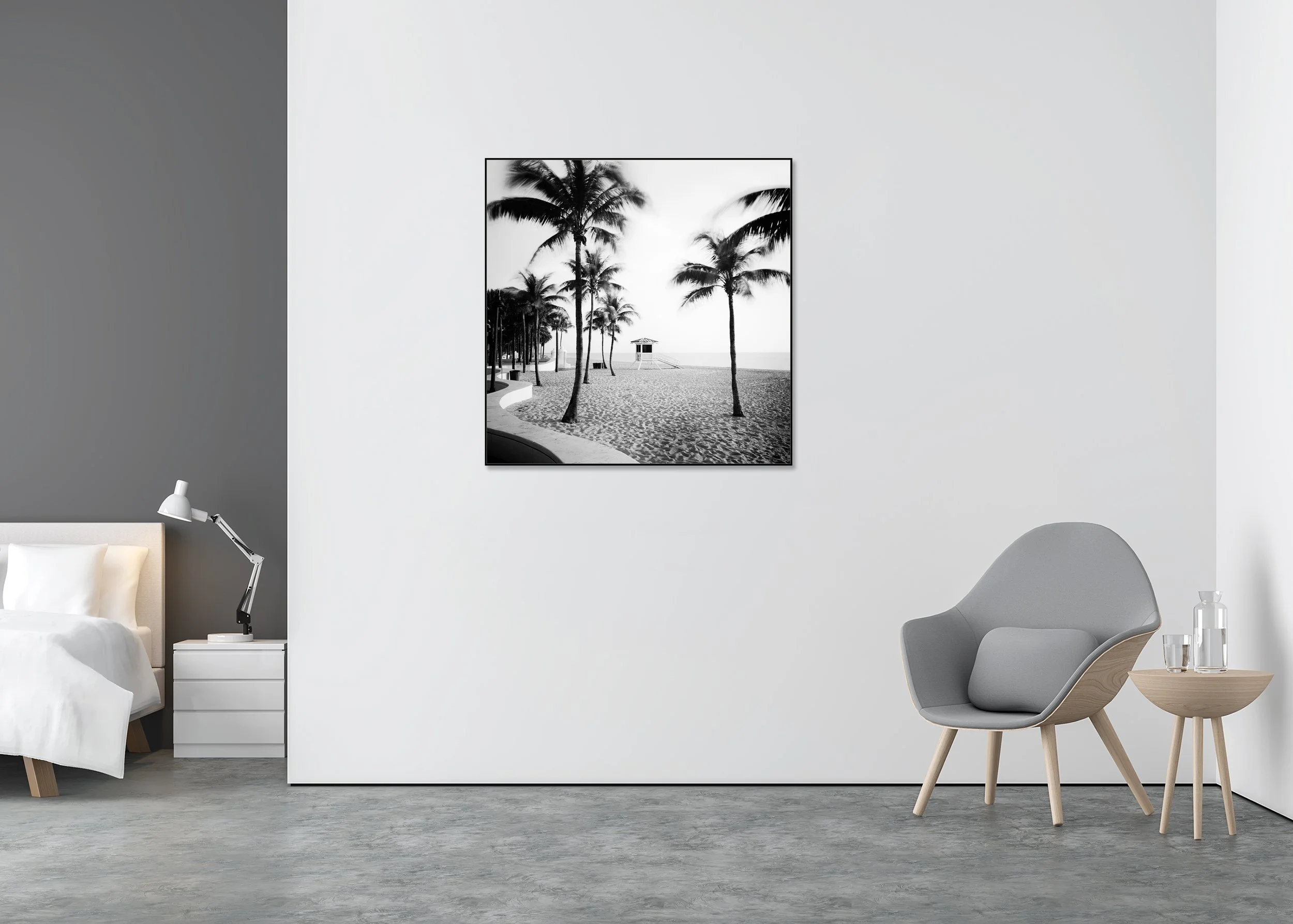Black and white Florida beach photo with palm trees and a lifeguard tower – ChromaLuxe metal print in Aluminium ArtBox.