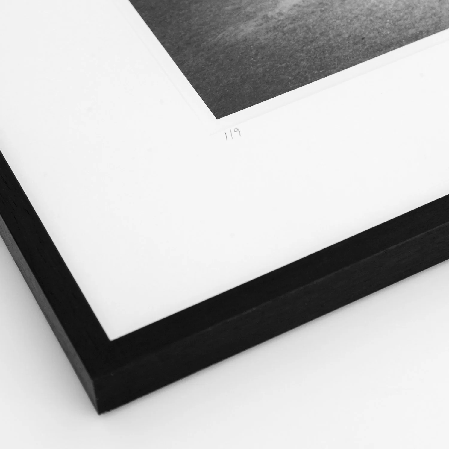 Gerald Berghammer – Esplanade Study 4, close-up of handwritten edition number 1/9 on the white archival mount.