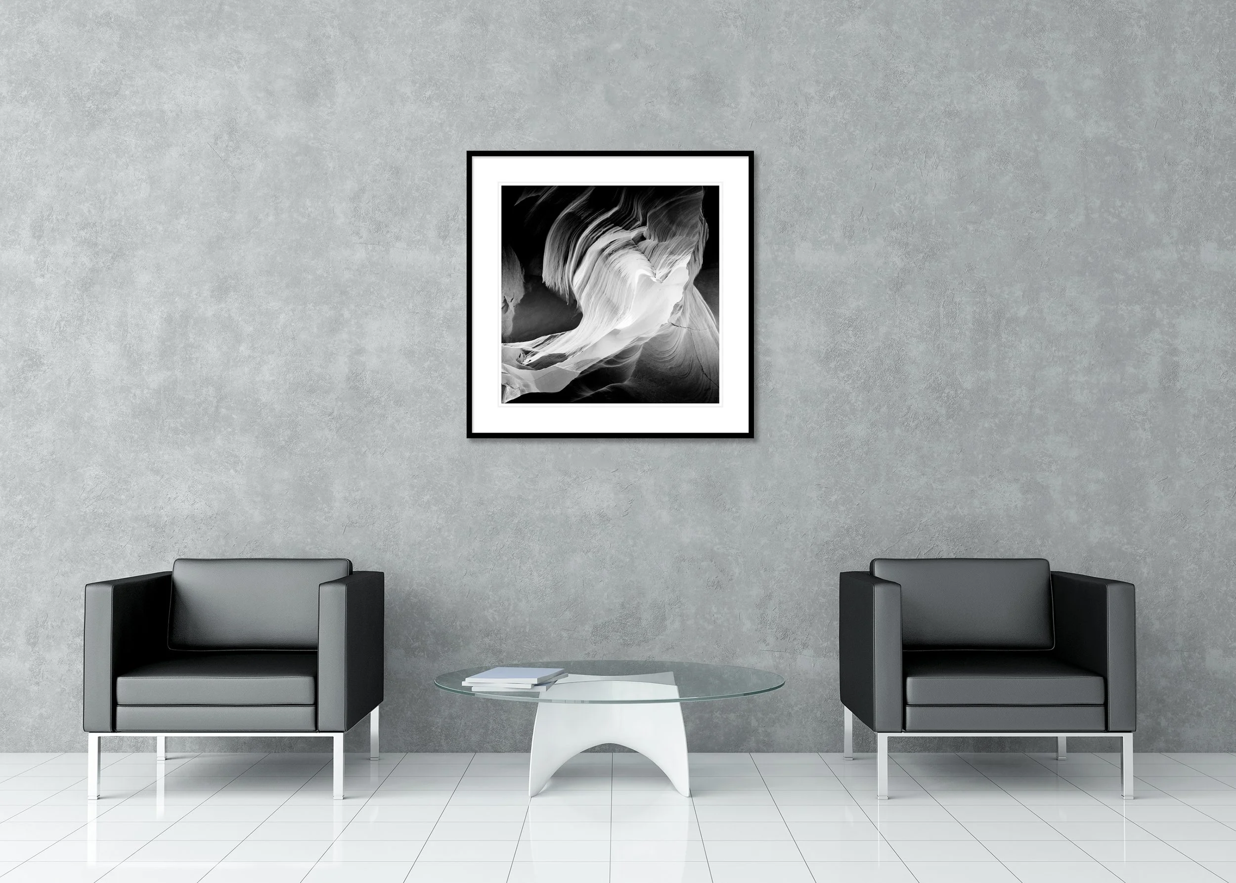 Heart displayed in a modern interior as a black-and-white Dibond print in a black aluminium ArtBox frame by Gerald Berghammer.