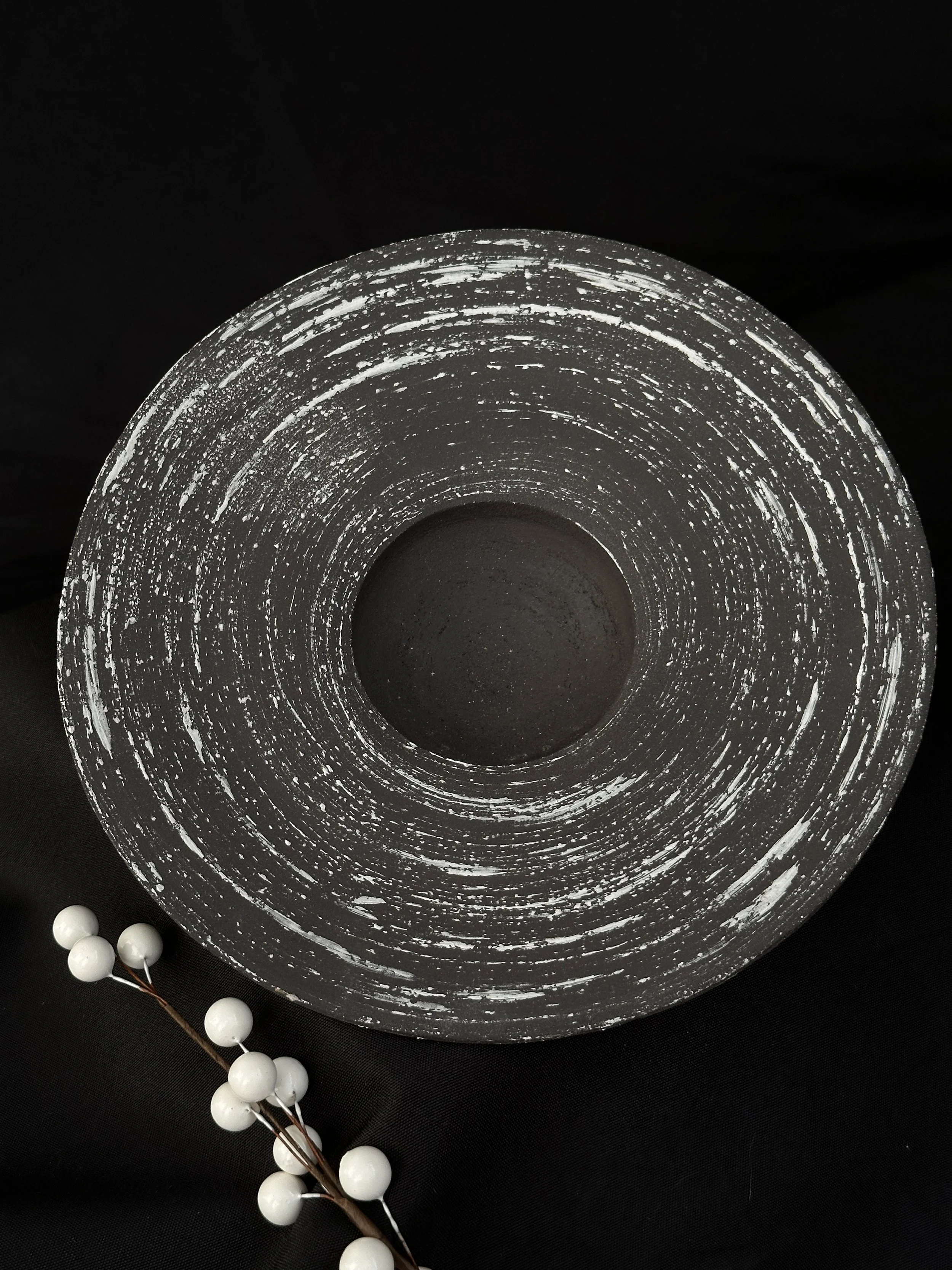 Black bowl with white slip decoration II