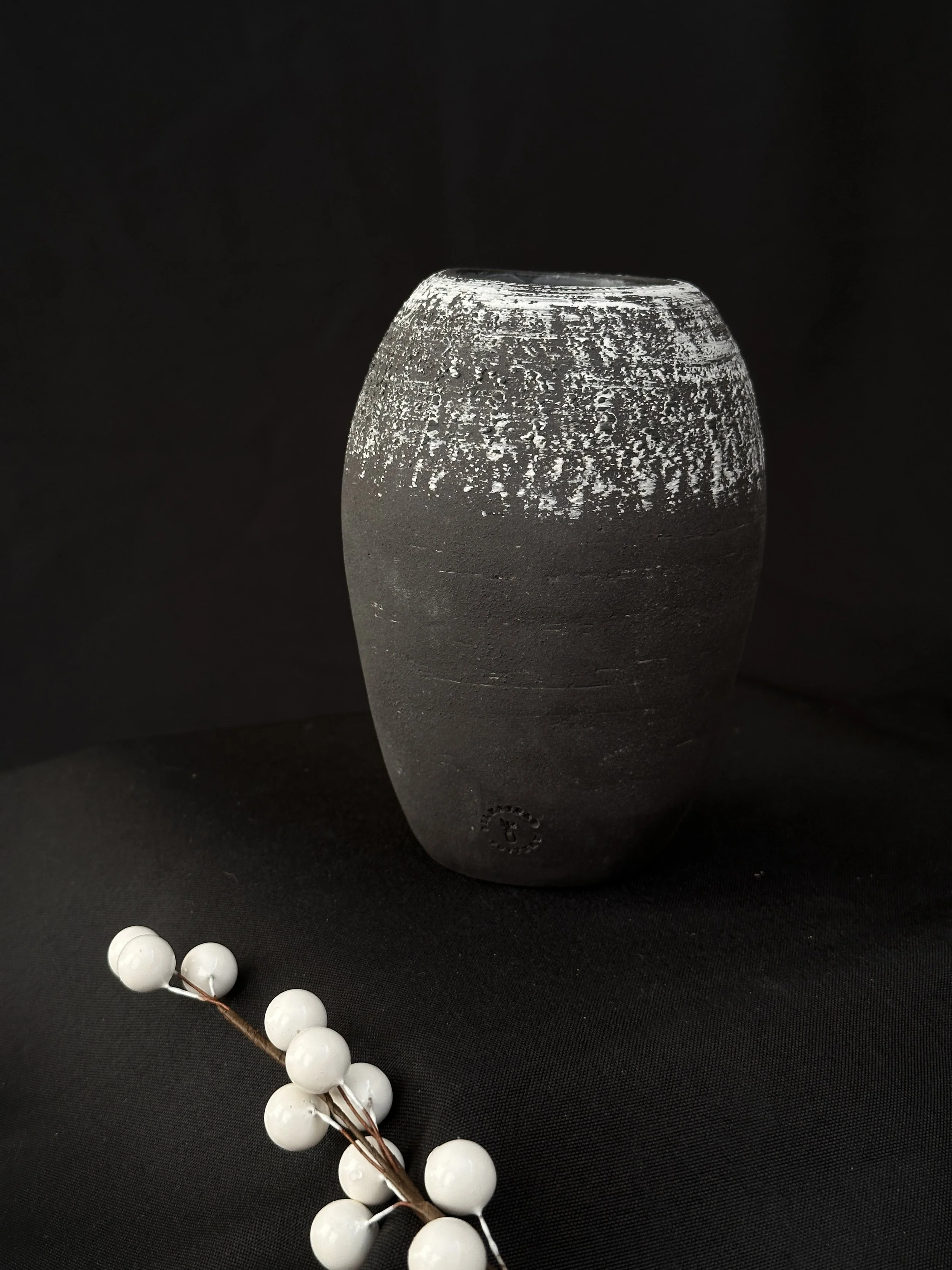 Black textured vase I