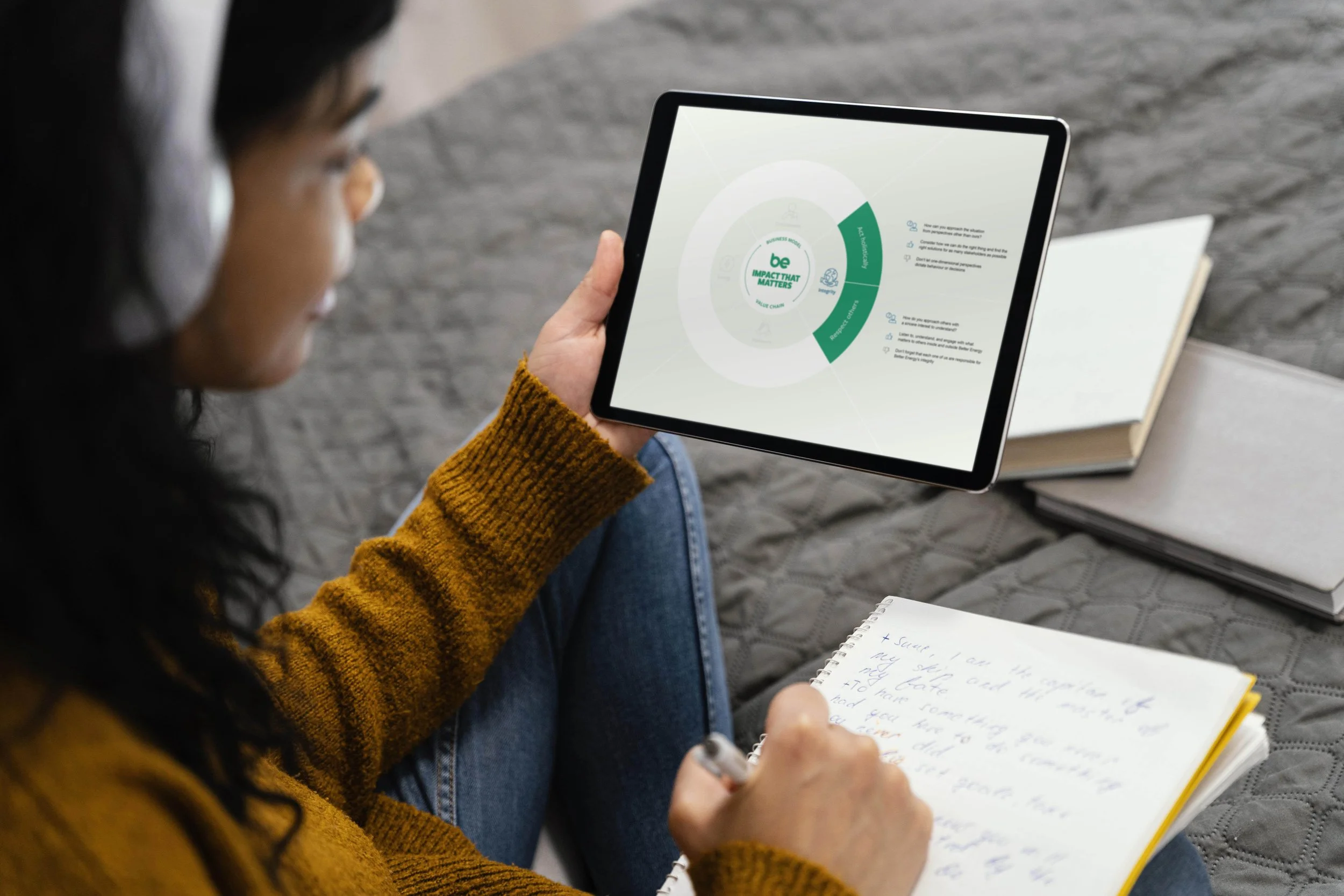 WOW_girl_holding-a-tablet .jpg