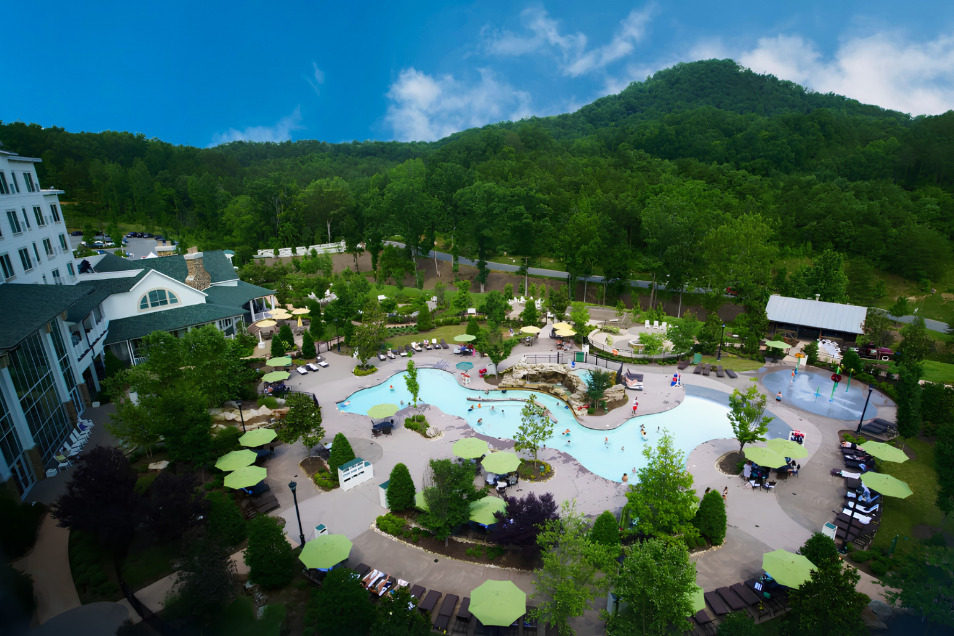 Dollywood's DreamMore Resort and Spa, Pigeon Forge,.png