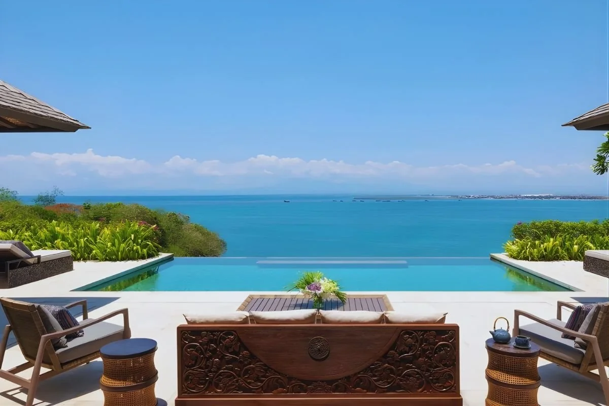 Travel hacks. Raffles. Bali