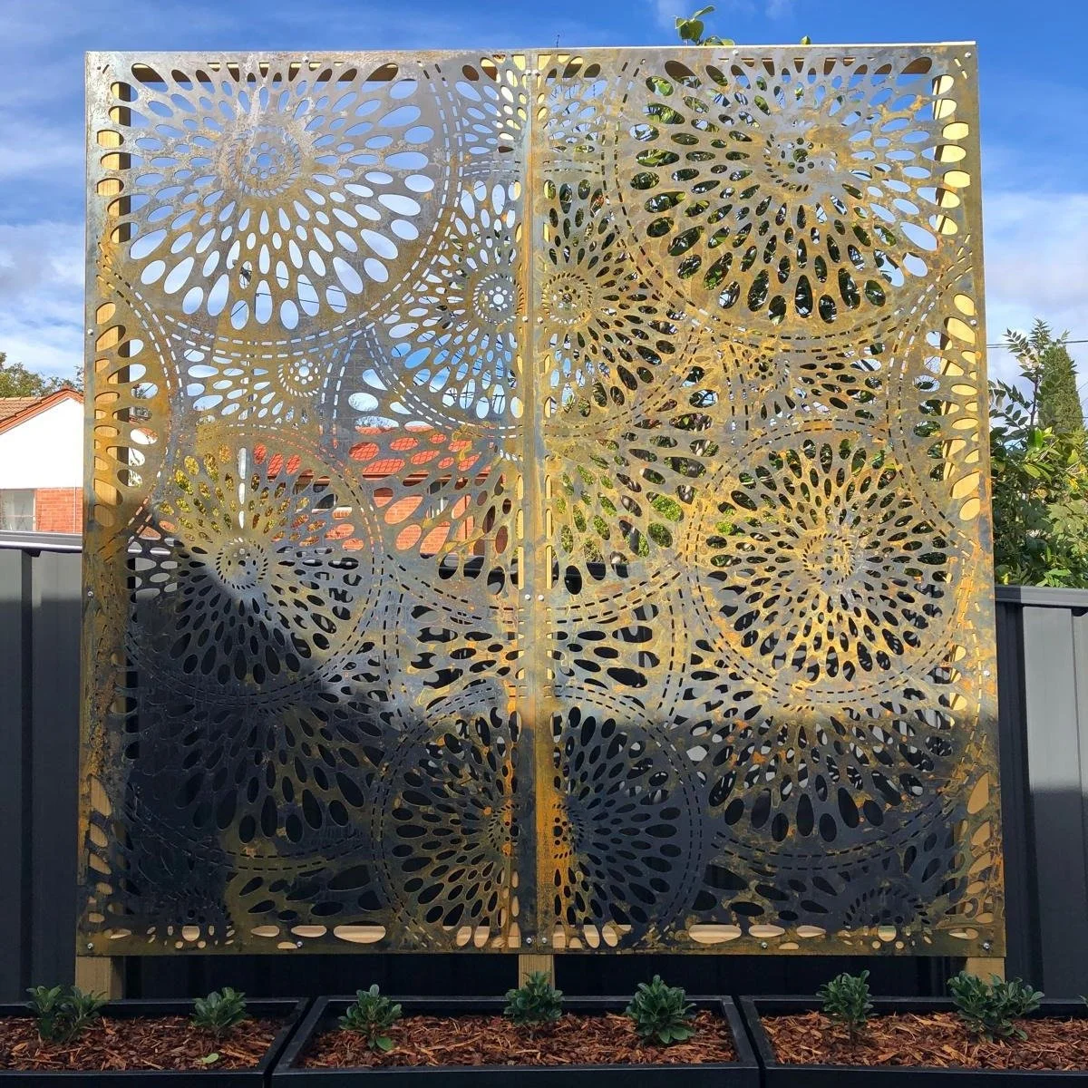 Our latest Corten feature walls and inserts, designed, fabricated, and finished in-house by the Fortus team. Corten steel brings character and texture to any space, indoors or out.
Each piece is custom designed and fabricated by the Fortus team to su