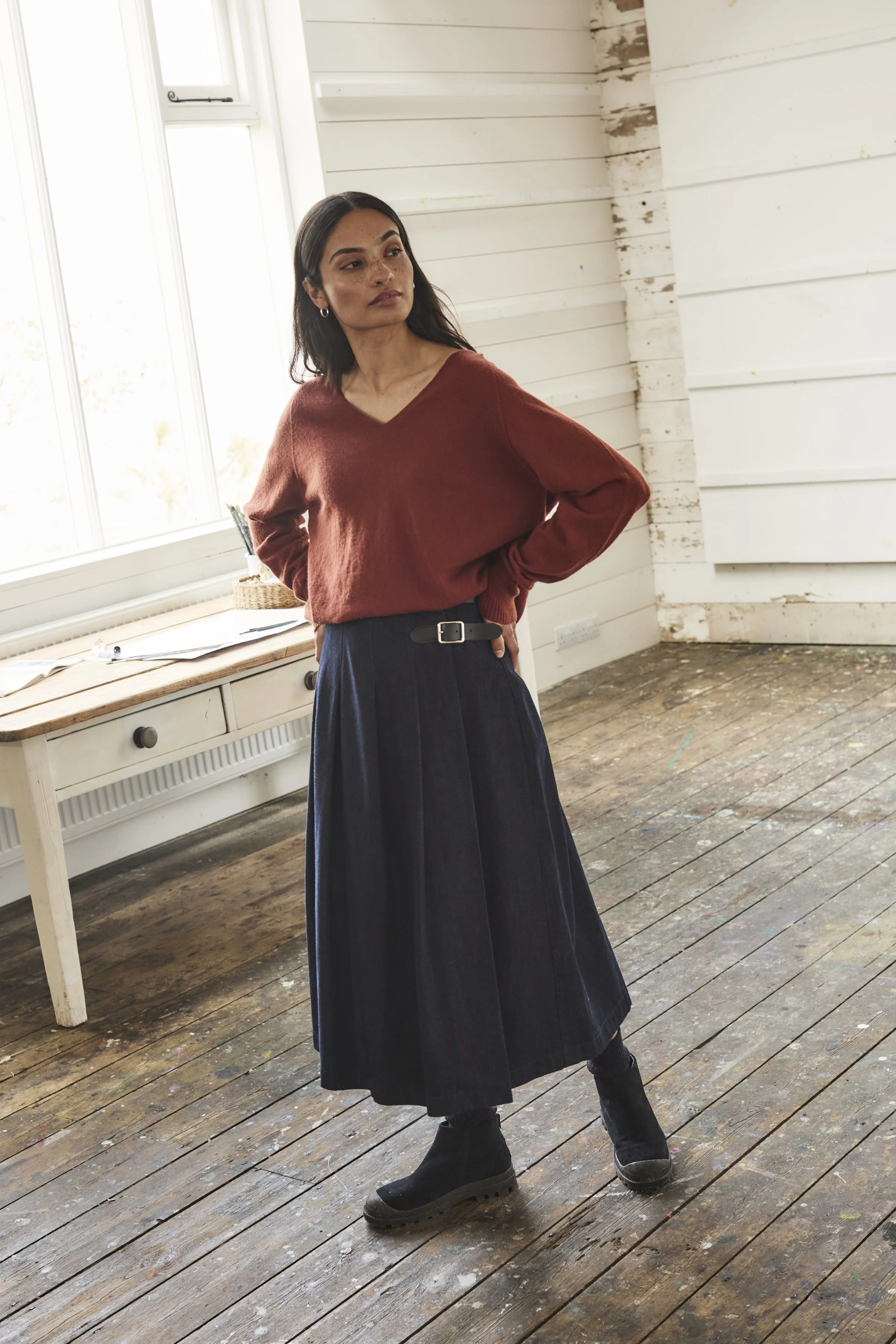 GEELONG_SLOUCH_V_NECK_012.jpg
