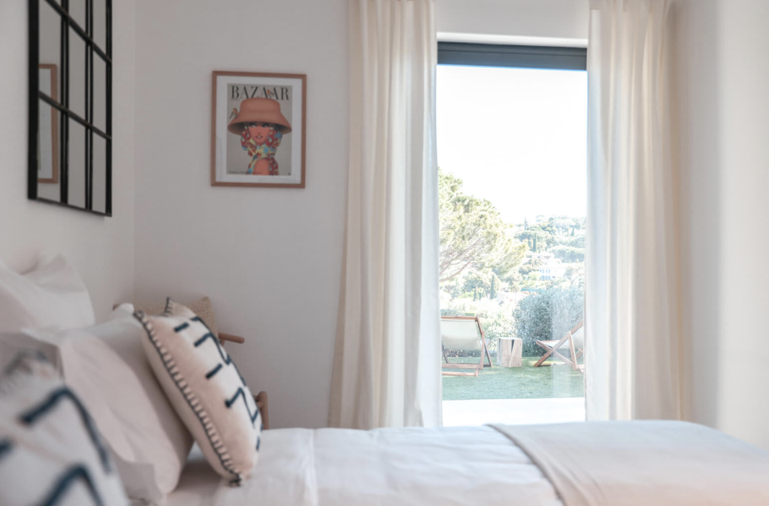 interior design boho chic saint tropez bedroom guest.png