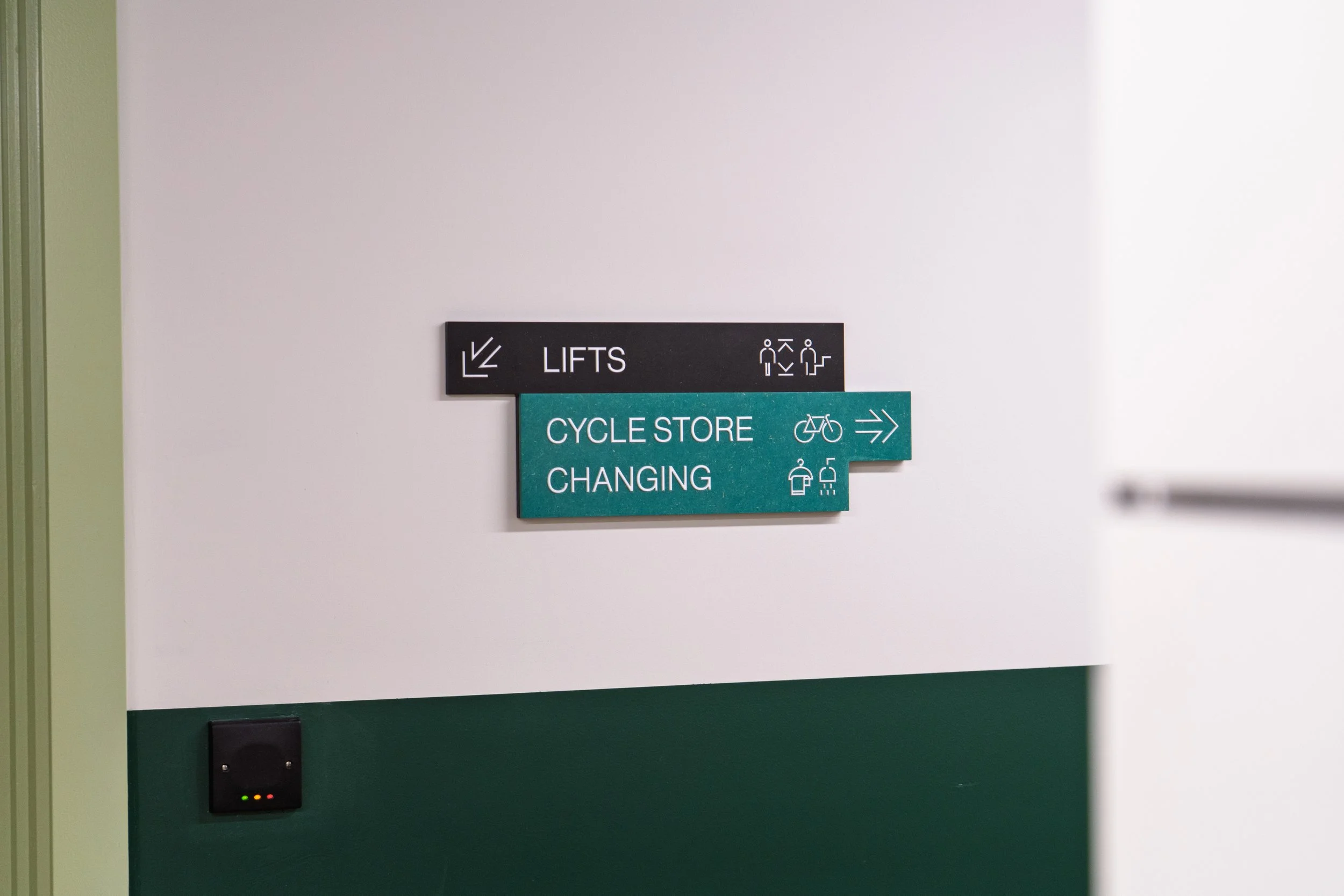 DSC00441Metropolis_Wayfinding.jpg