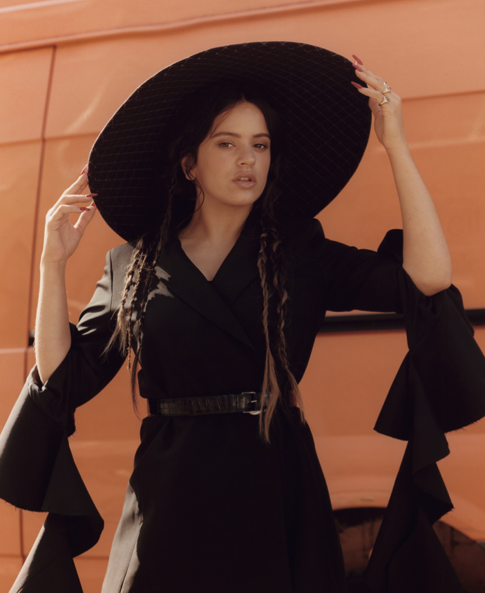 Blanc Magazine Rosalia 3.png