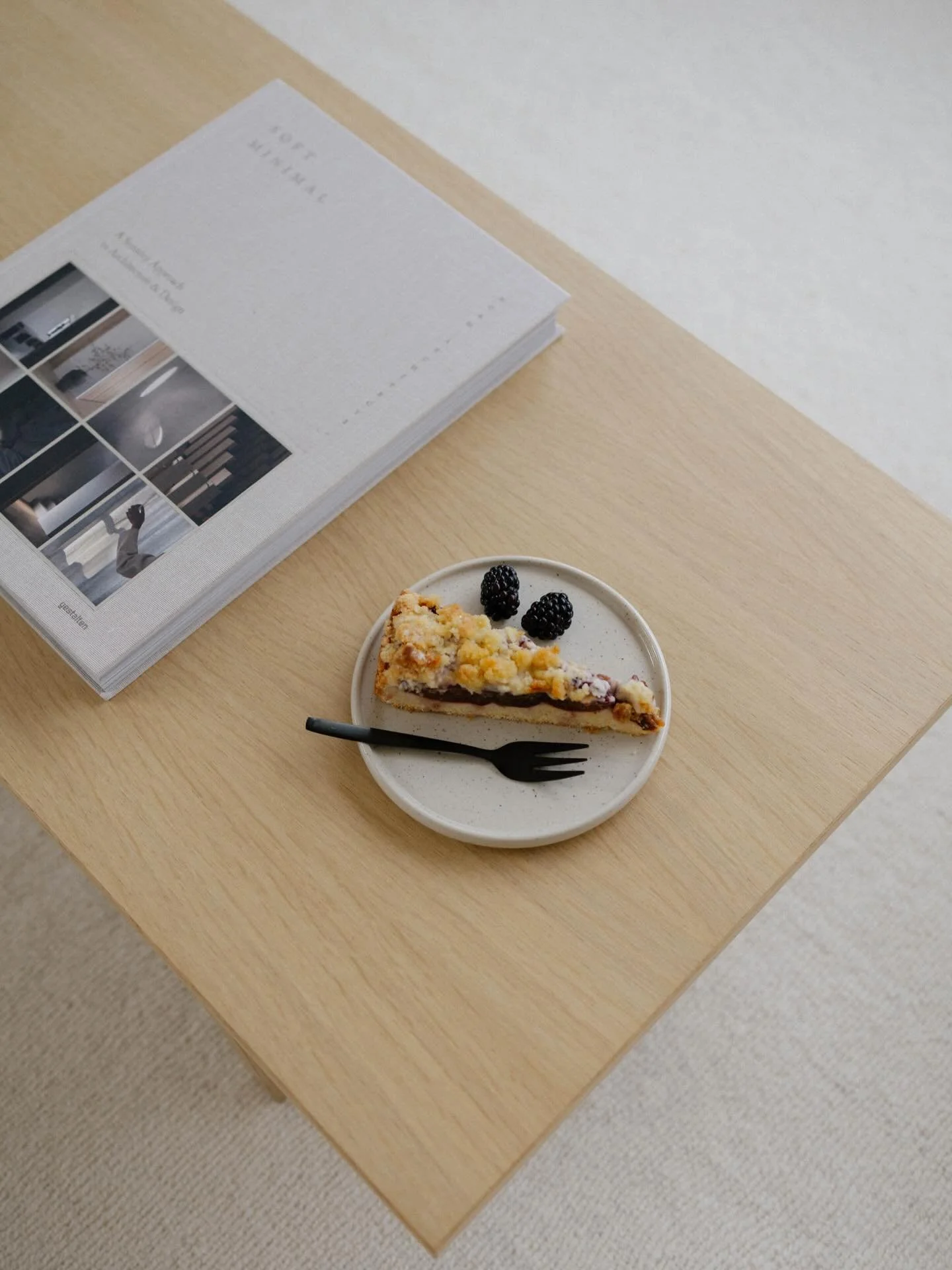 Du suchst f&uuml;r 2026 eine ruhige Unterkunft der besonderen Art? Mit minimalistischer Architektur und Naturverbindung?

Dann buch dir jetzt deine Auszeit im Waldheimelig 📅 

📷 @caroline.rubik 

#auszeit #ferieninbayern #ferienhaus #urlaubimgr&uum