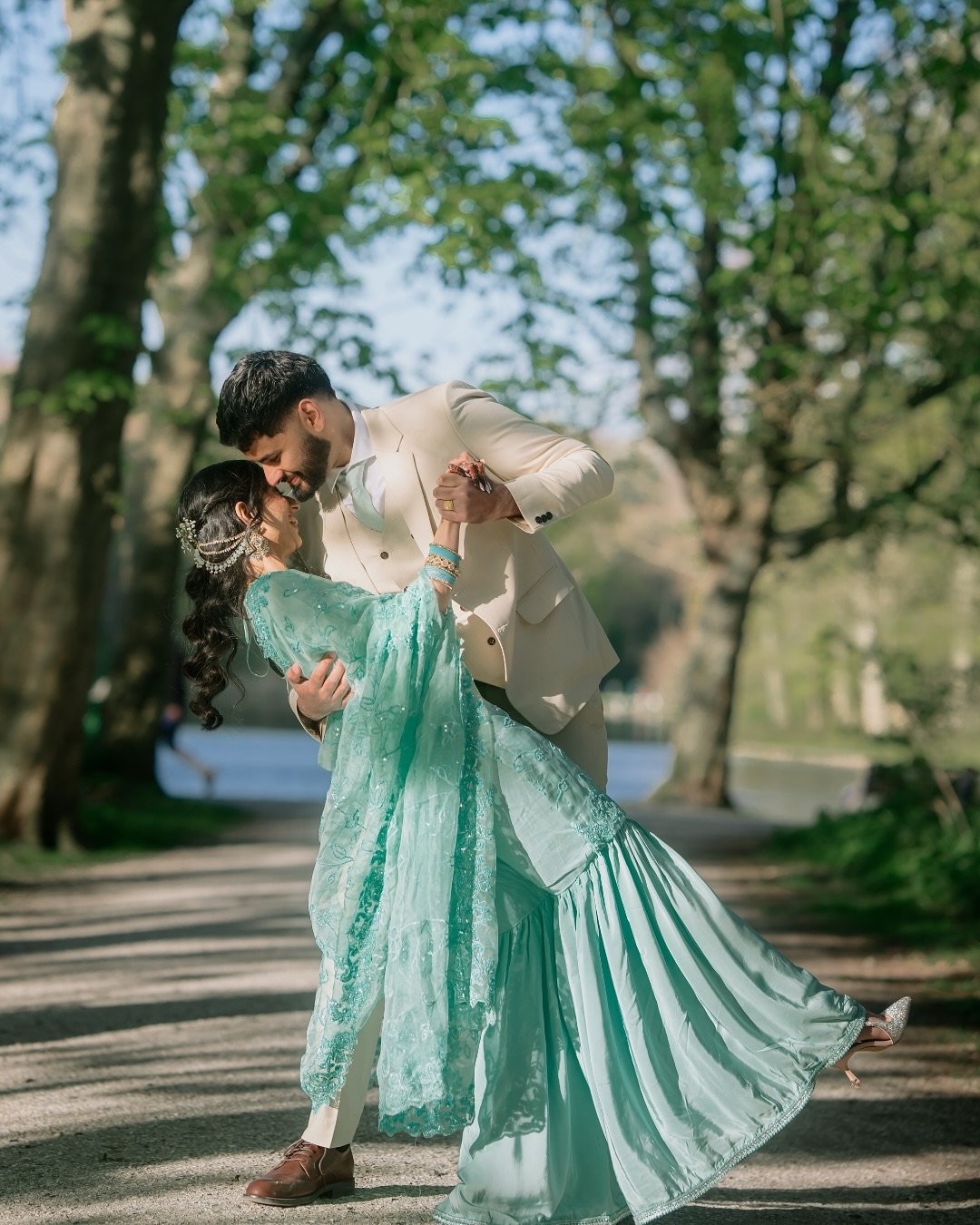 Capturing the love and joy of Gurpreet &amp; Jaz&rsquo;s beautiful Indian engagement. Grateful to have witnessed and photographed such a special moment.

Photo - @kat_films 
Make up - @makeupbyqatrina 
Mehndi Henna - @mehndibymanisha 
Shot on Sony - 