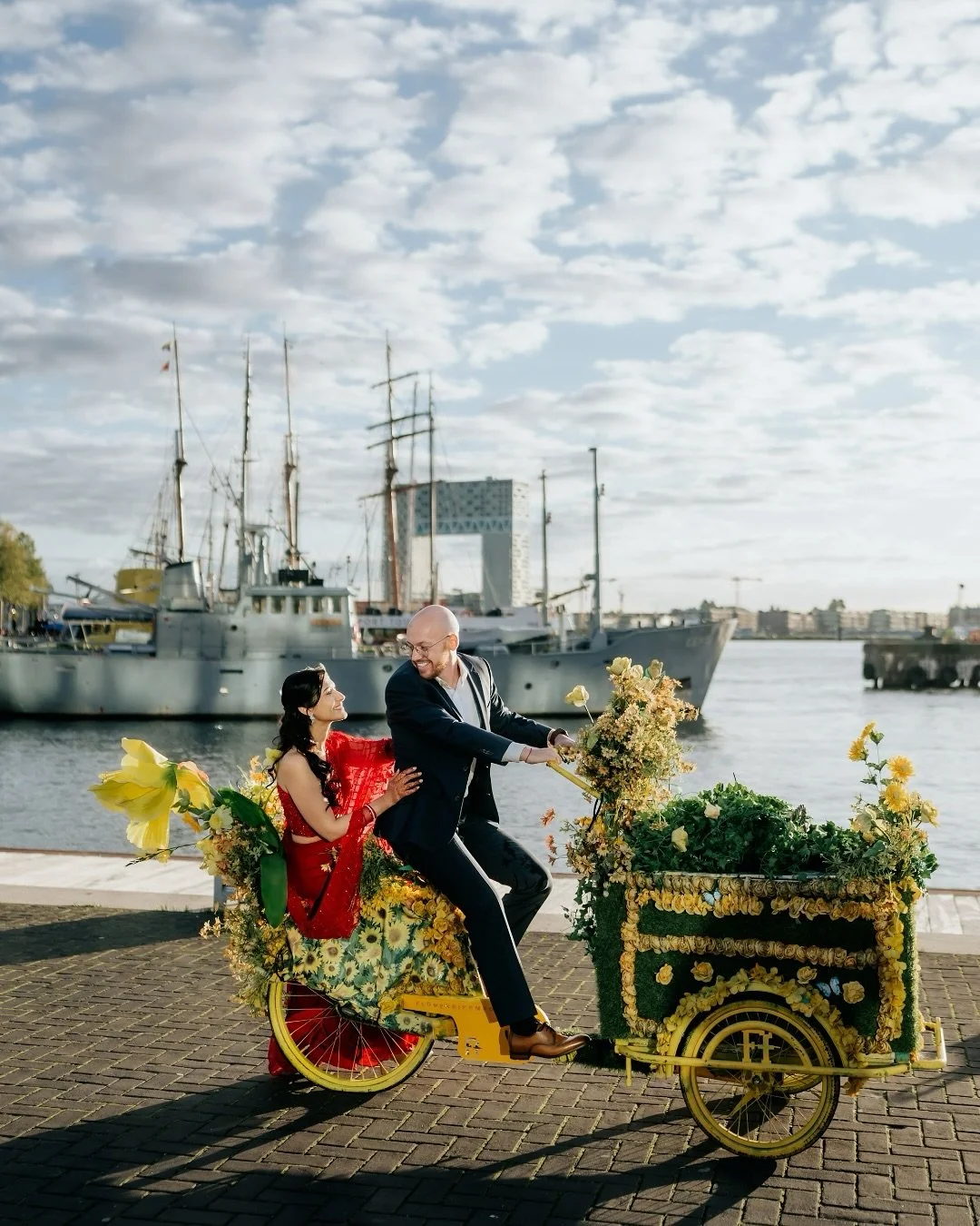 A gorgeous Pre Wedding shoot in Amsterdam for our beautiful couple Hena & Thomas. 
From flower bikes to canal bridges, every corner felt like a love story. A special thanks to @flowerbikeman for lending us the bike for the shoot.
Photo & Vid
