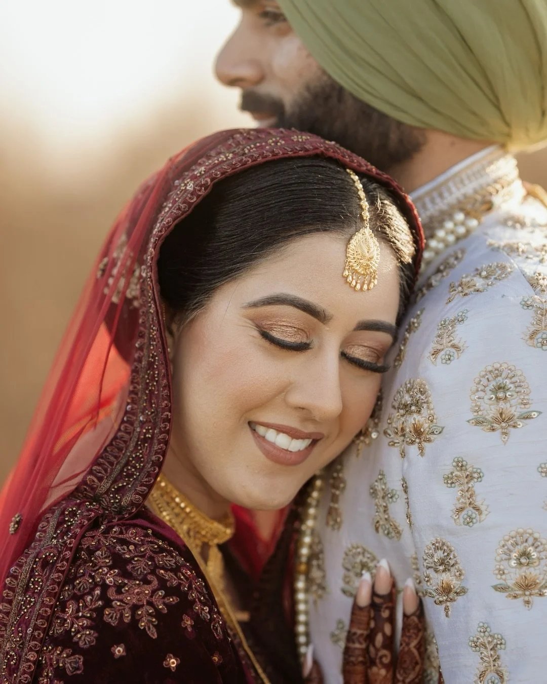 Presenting Harmit &amp; Darsh&rsquo;s stunning Indian Wedding in Netherlands.
Beautifully captured by Kat Films

Photo &amp; Video - @kat_films 
Venue - @gurdwara_rotterdam @capricedeluxenl 
DJ - @jaska.dj @harvkudos @kudosmusic 
Decor - @weddingking