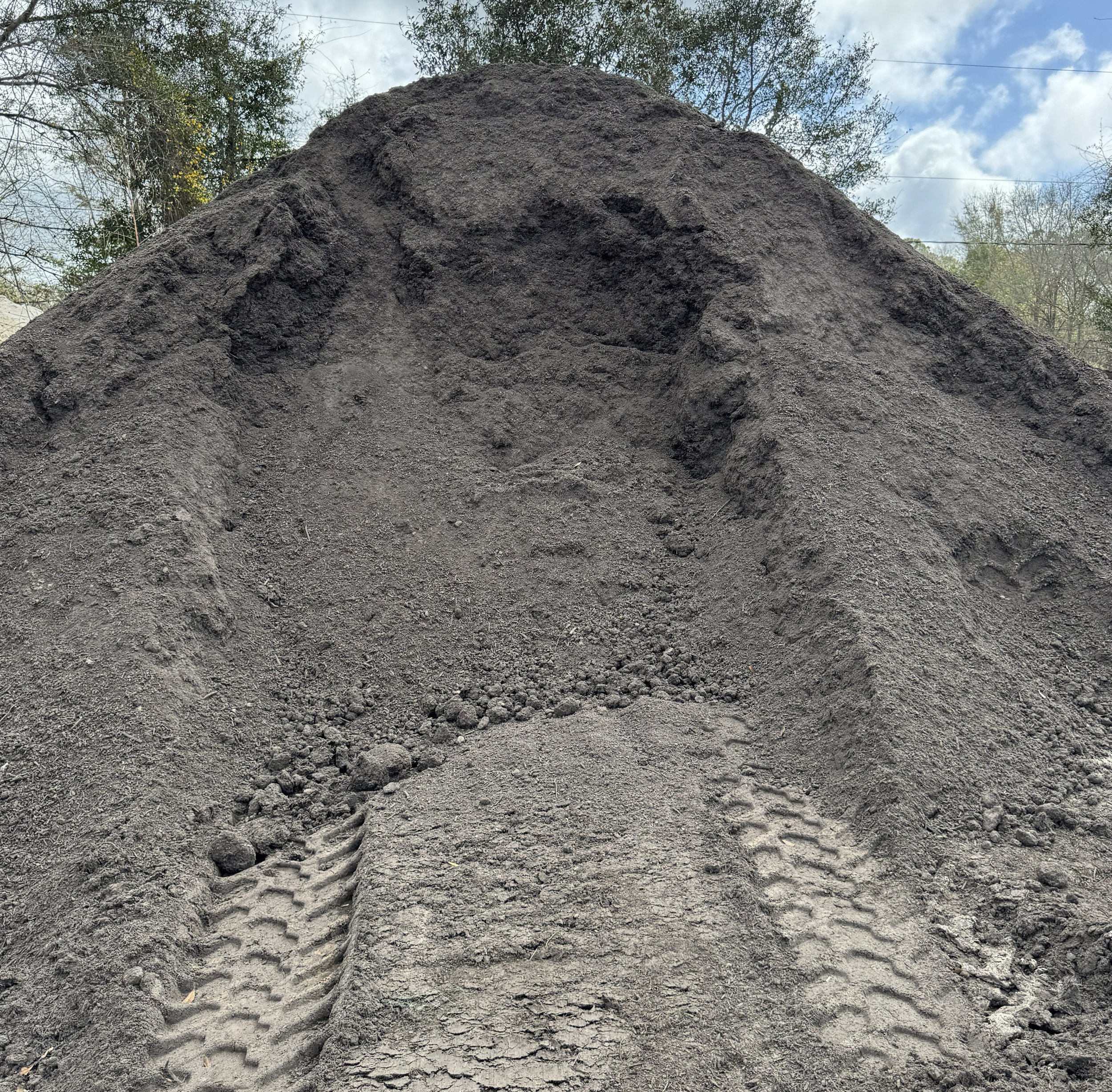 screenedtopsoil (2).jpg