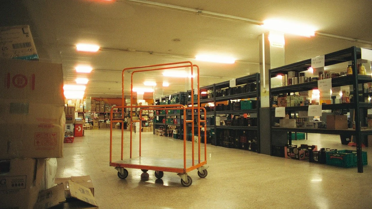 Why Broadcasting Surplus Availability to 500 Buyers Destroys Pricing - And What Controlled Distribution Looks Like Instead