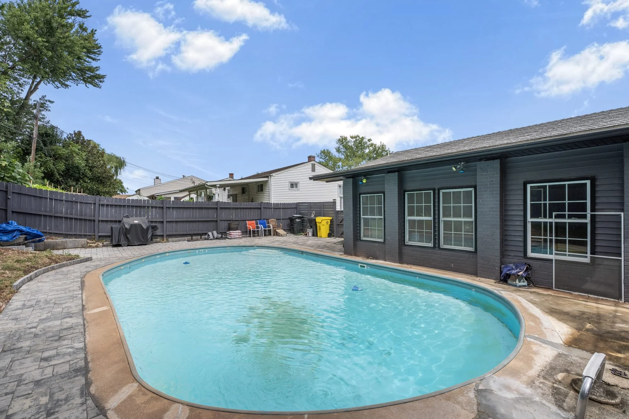 pool-backyard-04.jpg