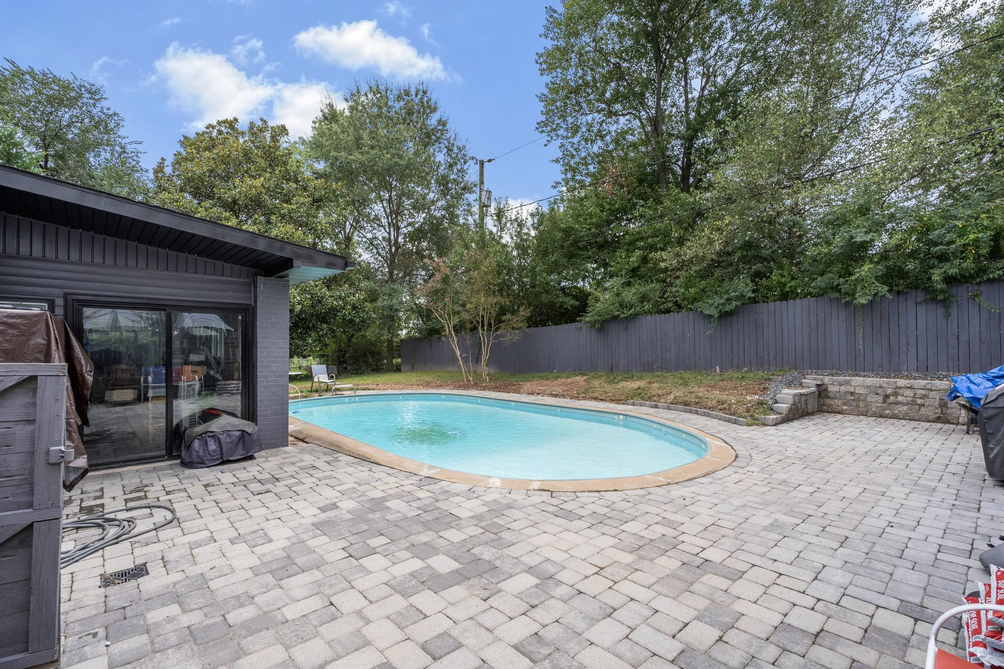 pool-backyard-01.jpg