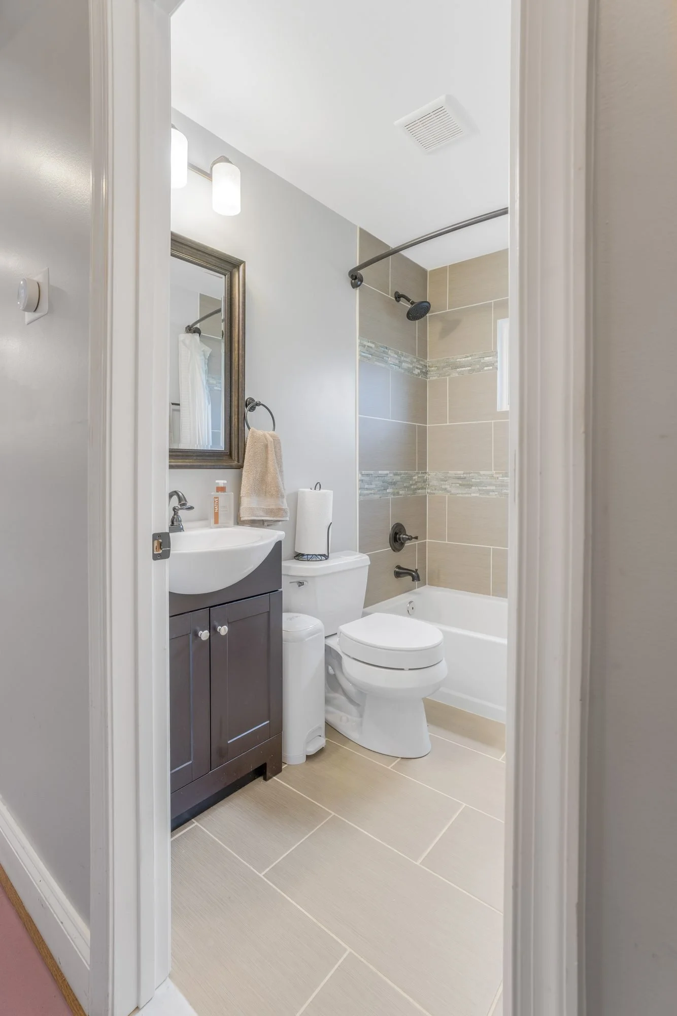 bathroom-01.jpg