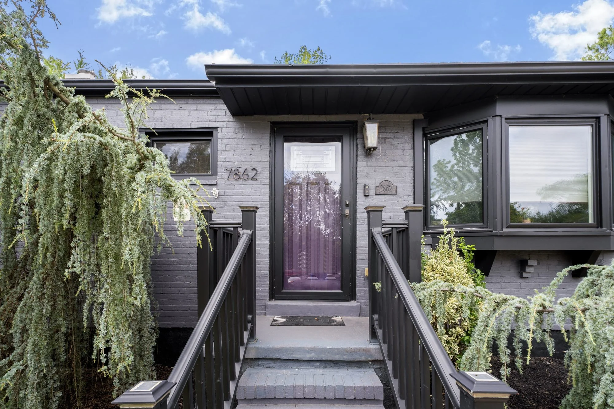 exterior-front-05.jpg
