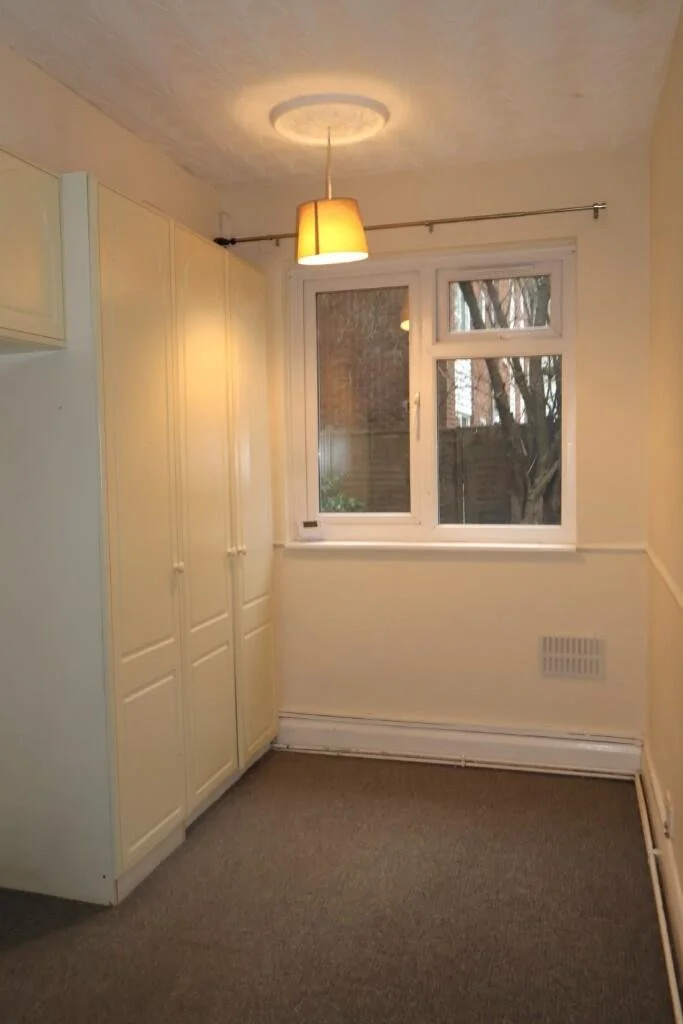 2 Bedroom, New North Road, Ilford, IG6