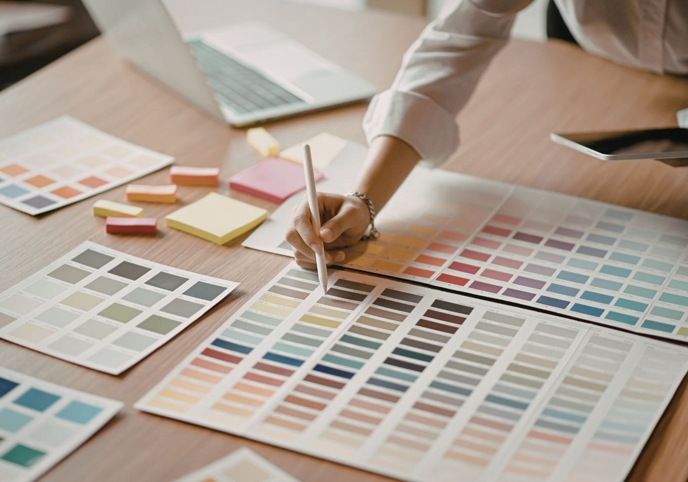 Photographer customizes their brand colors