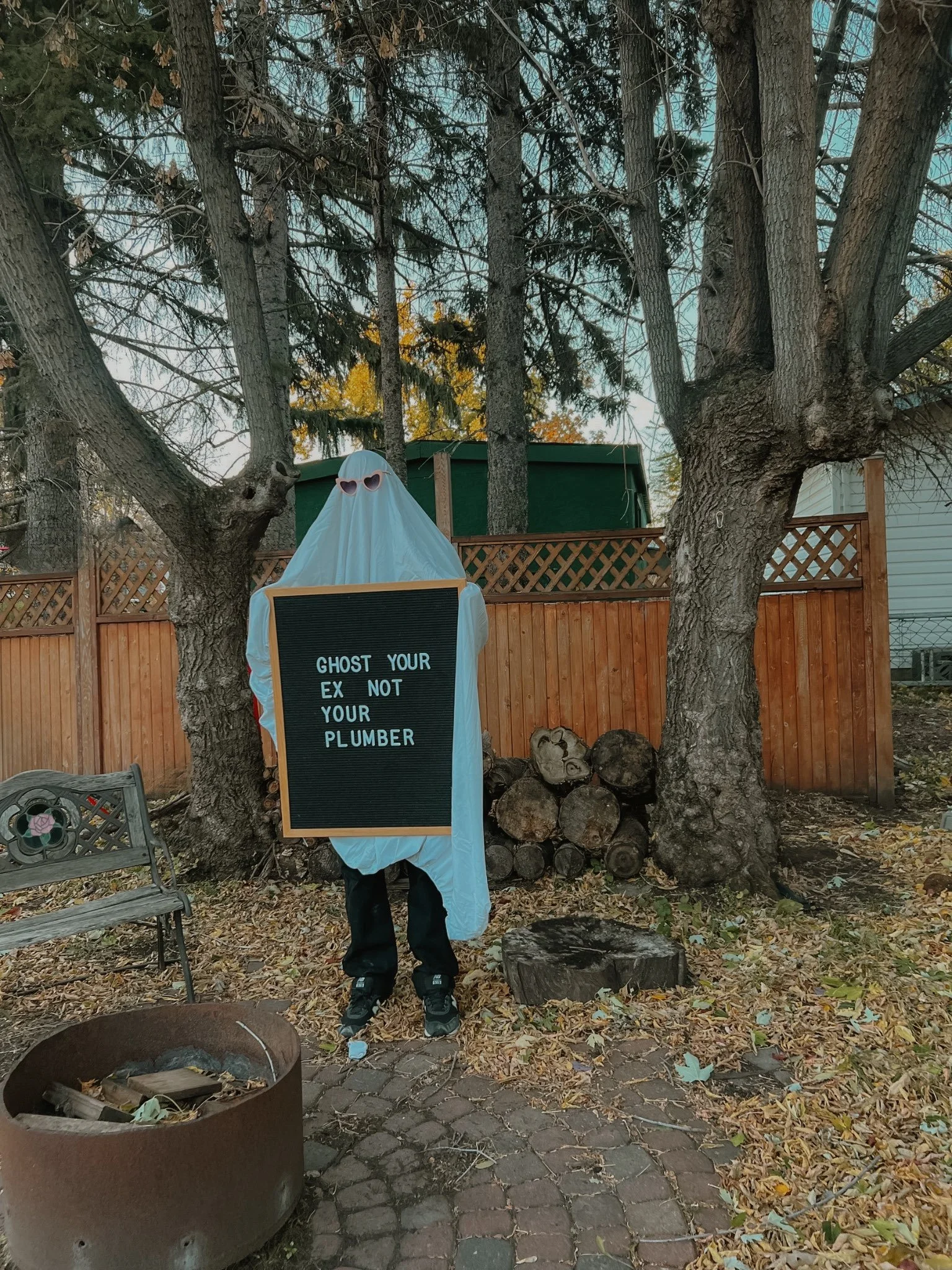 Ghost your ex. Not your leaks. 

Because ignoring red flags in a relationship is one thing&hellip;ignoring a leaking pipe is another.

Leave the drama to your ex. We&rsquo;ll handle the plumbing 

Studio Plumbing | Edmonton Plumber | Sherwood Park Pl