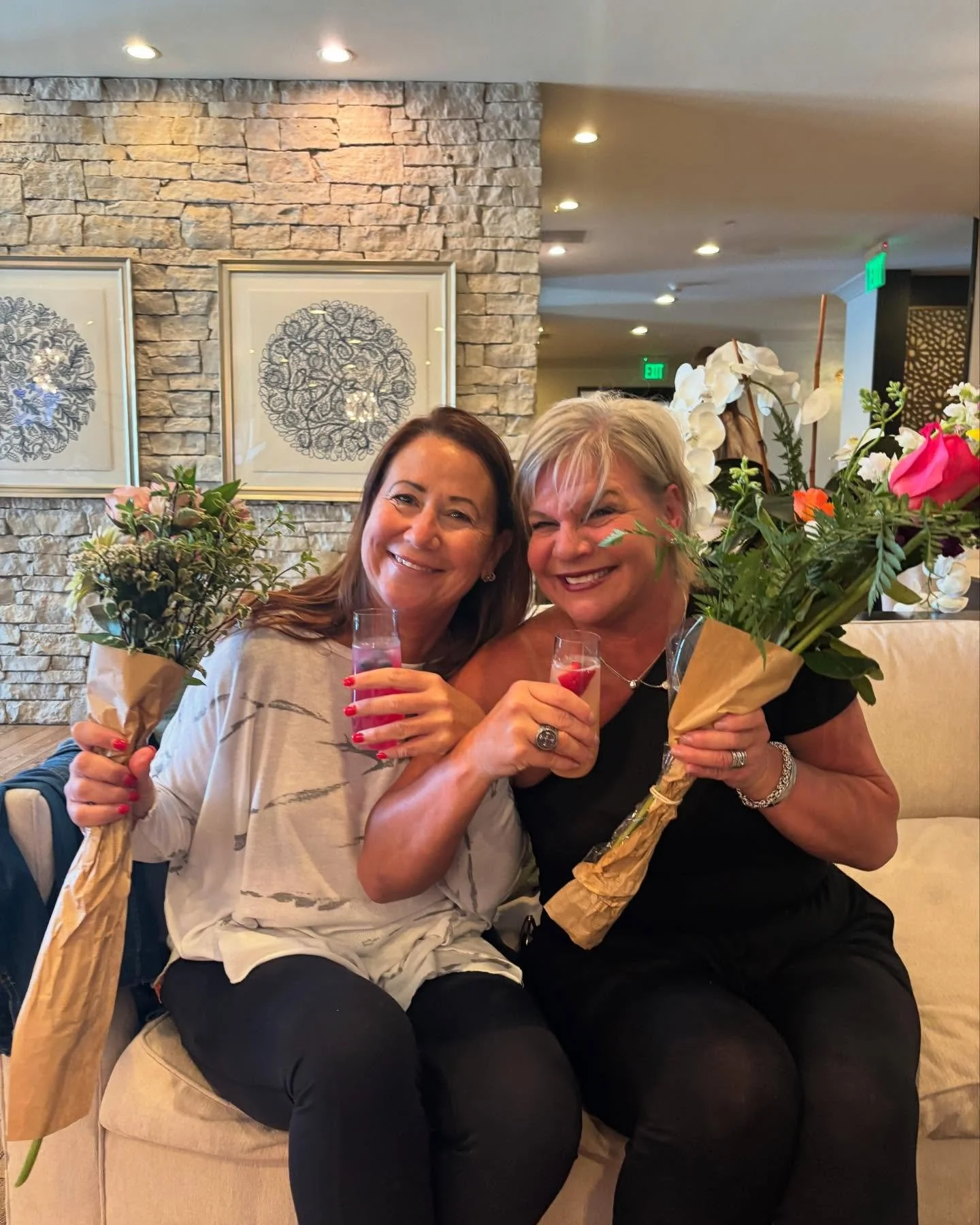 🌸Today was a beautiful day for a bouquet🌸
Thank you to all of our residents who stopped by to make a bouquet for a special someone! We hope everyone had a great time!

#614 #apartment #home #columbus #flowers #apartmentliving #ohio #614living #theh