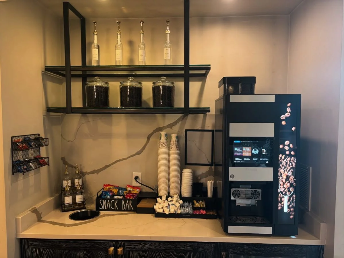 Upgrade alert! 🚨 Come check out the new coffee machine in the lobby, with lattes, dirty chais, and more! ☕️ 

#newcoffeemachine #thehighlands #residentamenities #columbus #columbusohio #apartment #apartmentamenities #apartmentliving