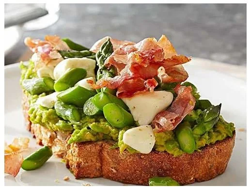 Asparagus-Prosciutto Tartines with Basil-Pea Spread